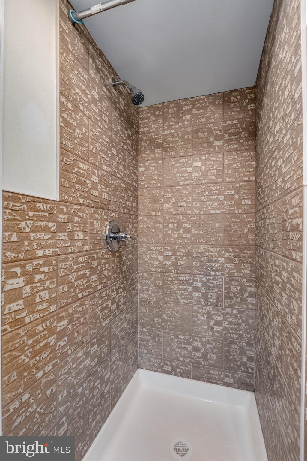 DREXEL PLAZA - Residential Lease