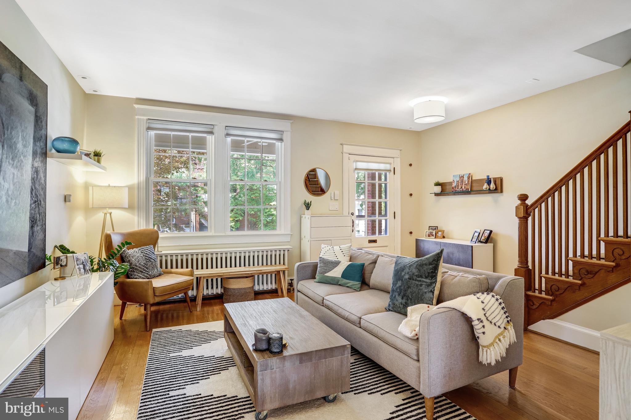 2435 39TH PLACE NW