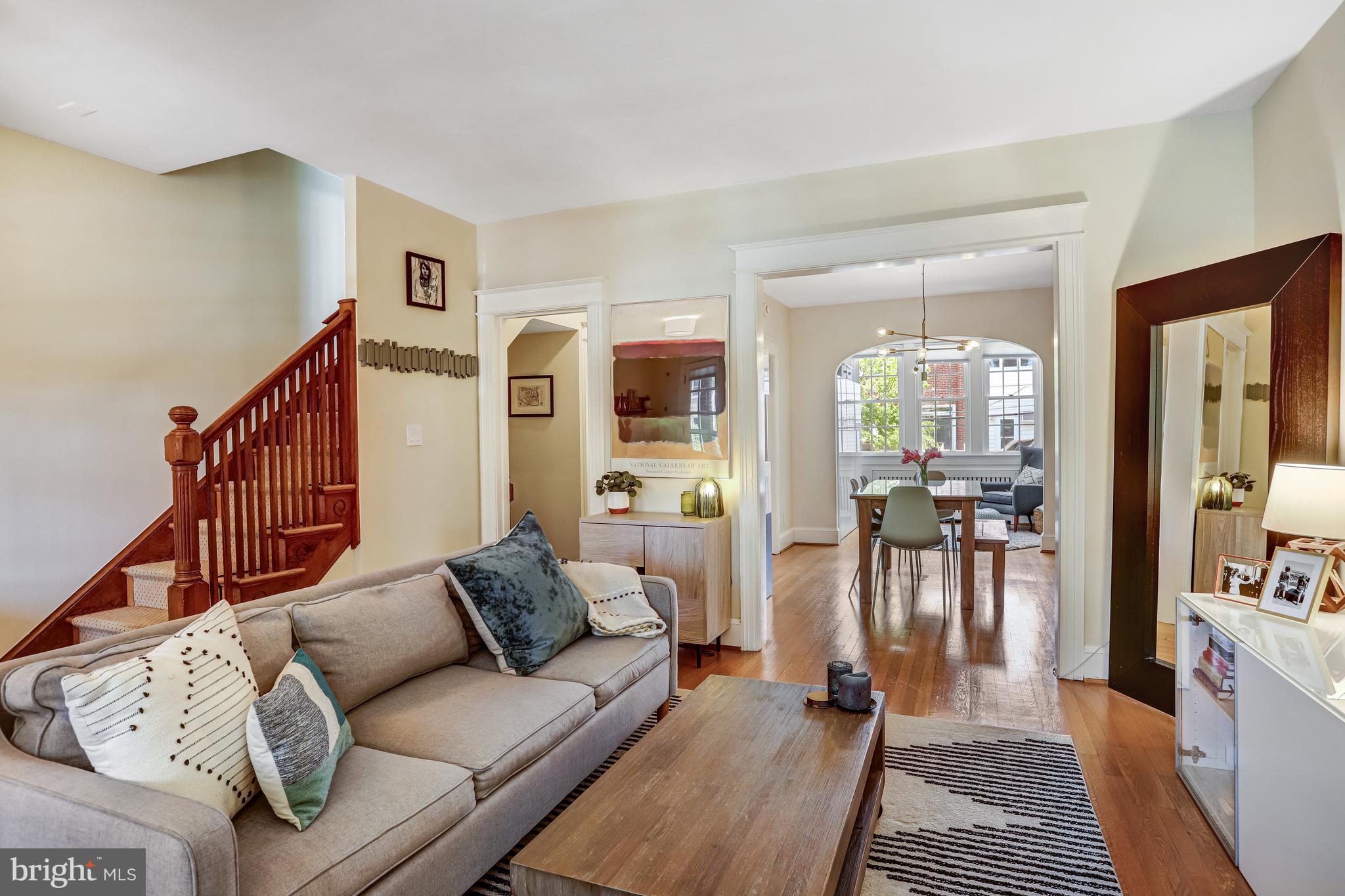 2435 39TH PLACE NW