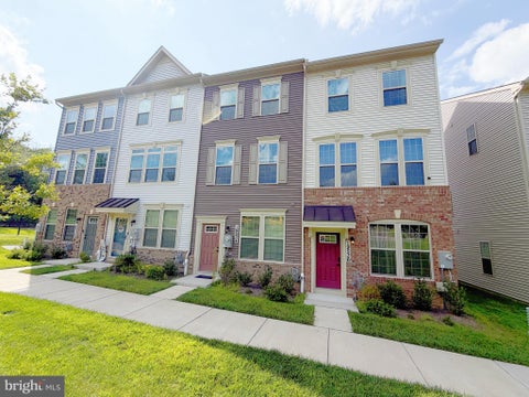 Townhouse For Sale - 19536 Montgomery Village Avenue<br/> MONTGOMERY VILLAGE, MD 20886