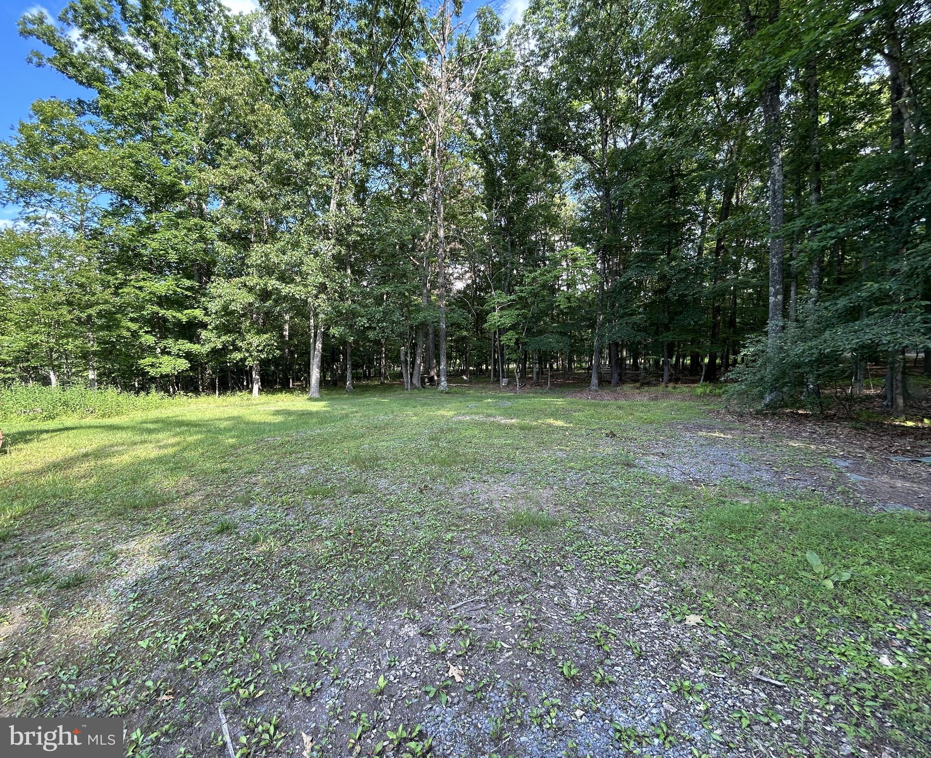 MISTY MEADOWS - Land