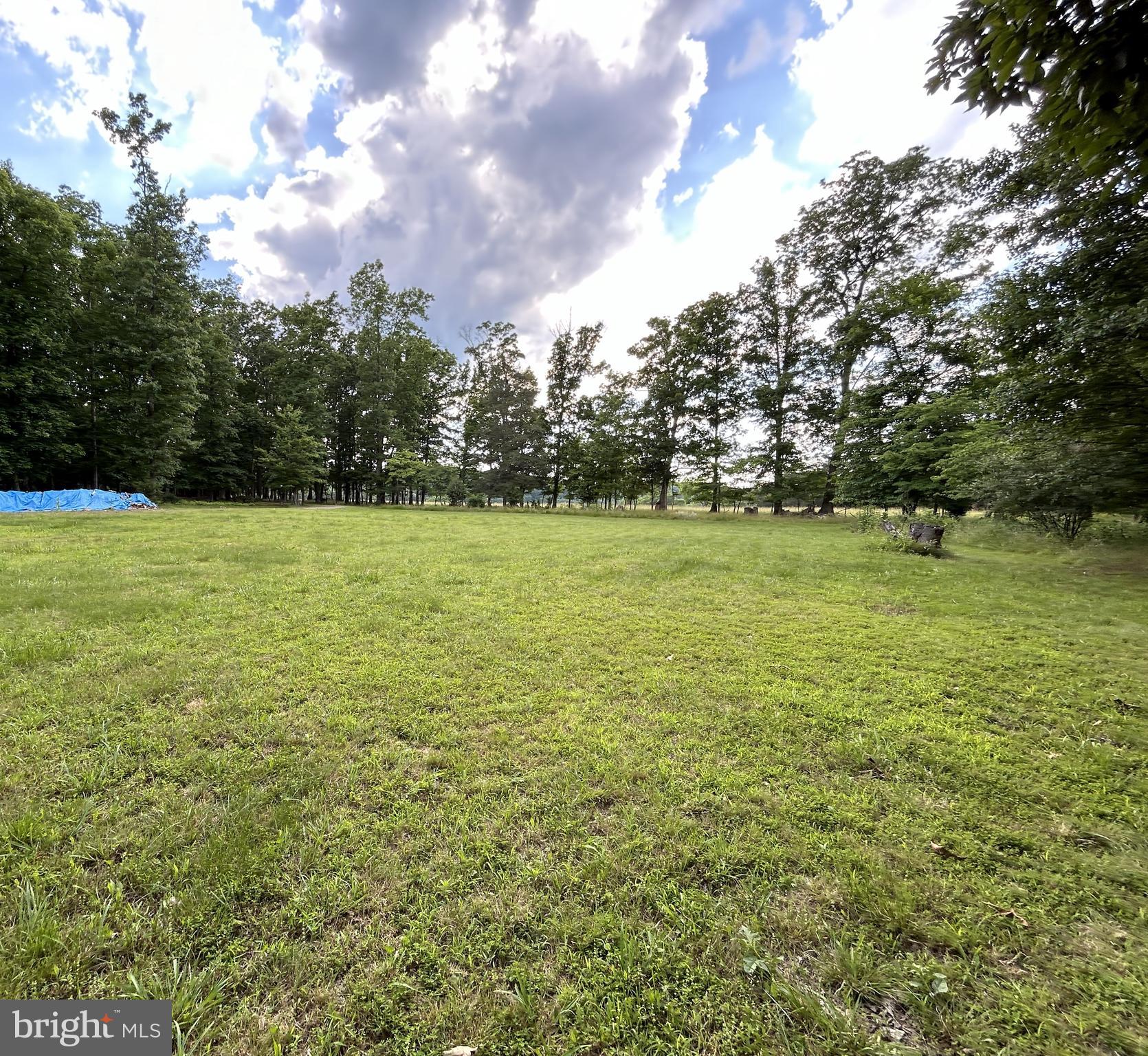 MISTY MEADOWS - Land