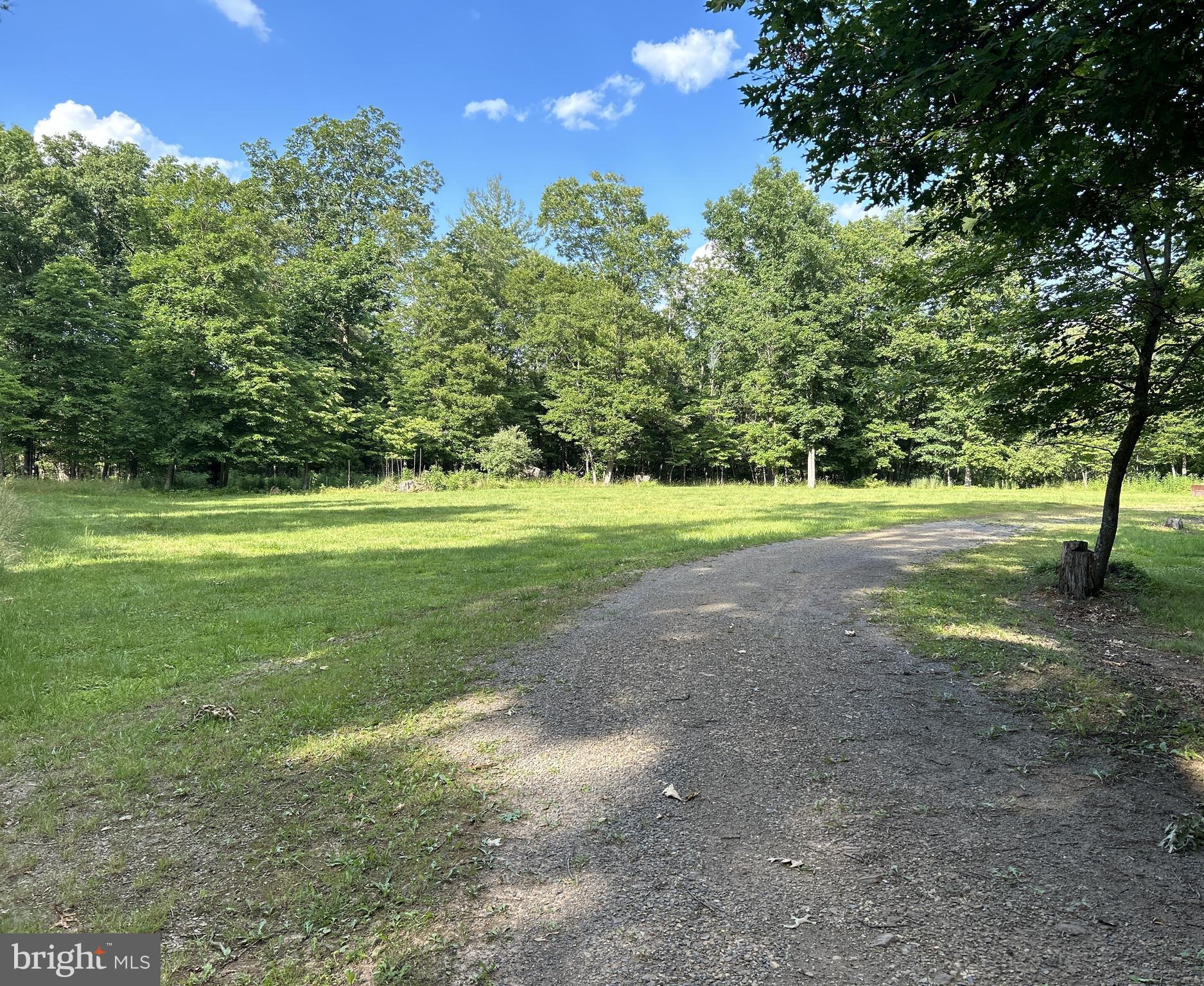 MISTY MEADOWS - Land