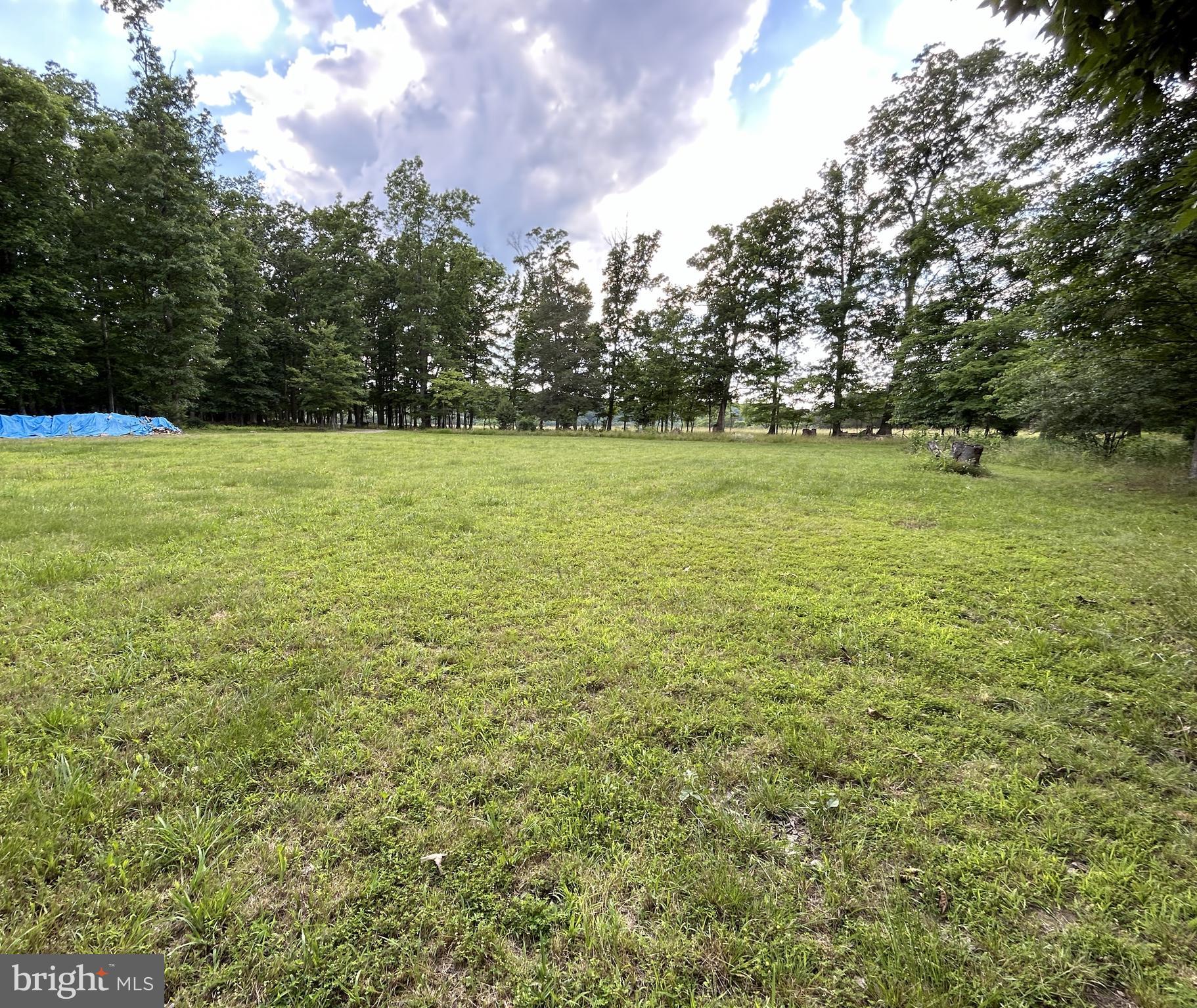 MISTY MEADOWS - Land