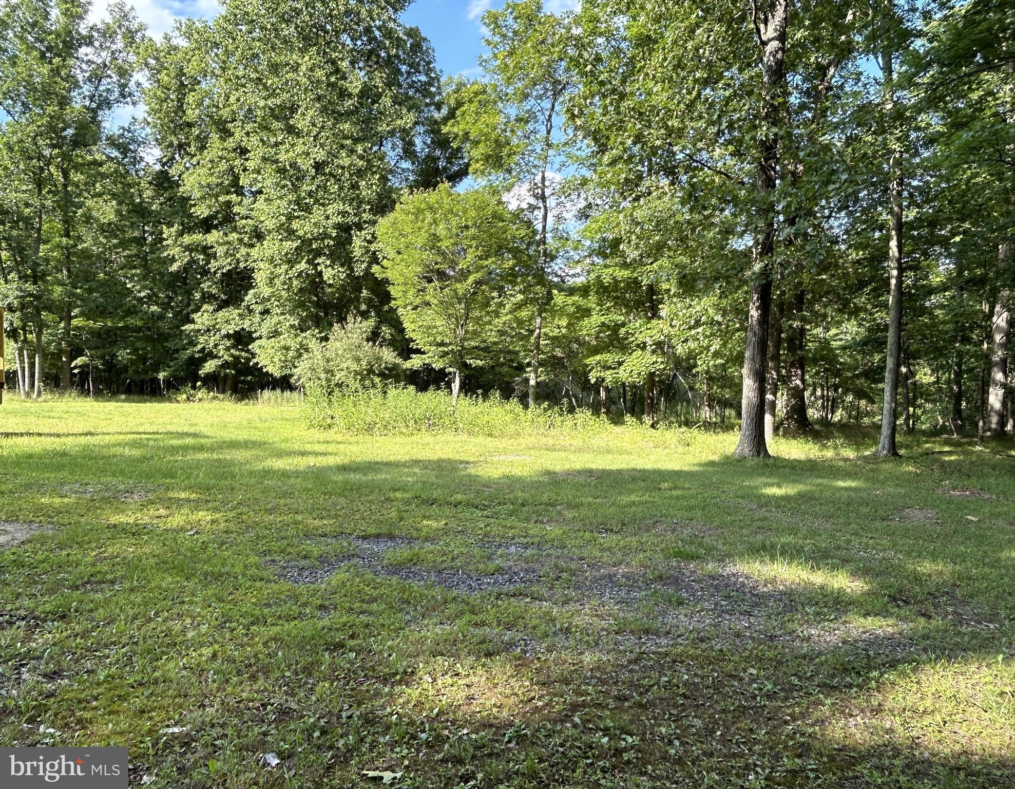 MISTY MEADOWS - Land