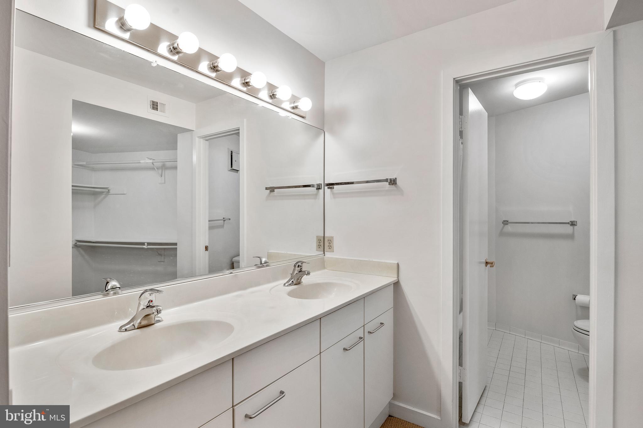 CHESAPEAKE HARBOUR - Residential