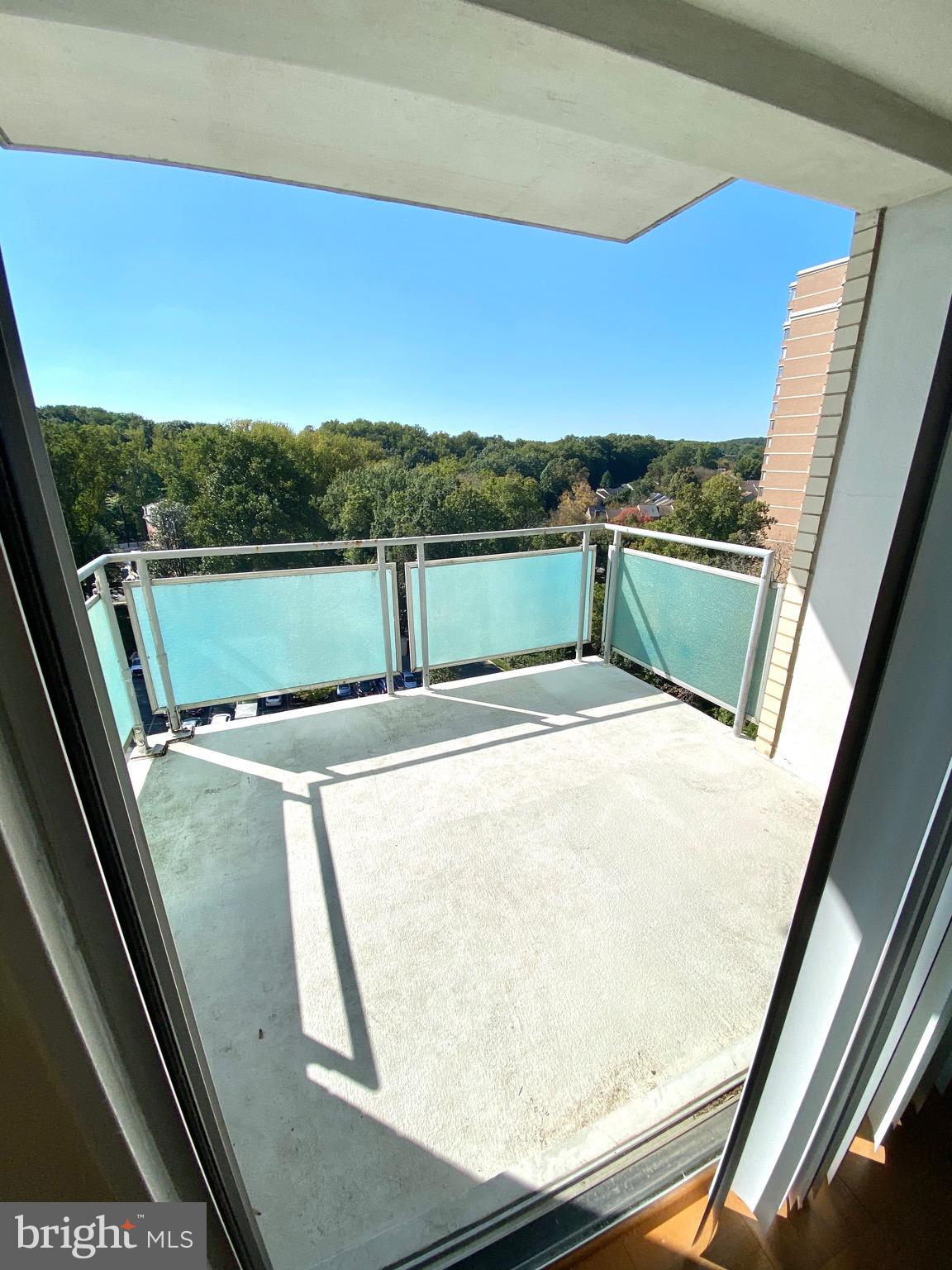 AVALON GROSVENOR TOWER - Residential Lease
