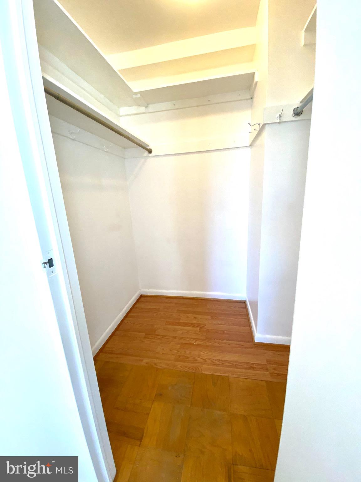AVALON GROSVENOR TOWER - Residential Lease