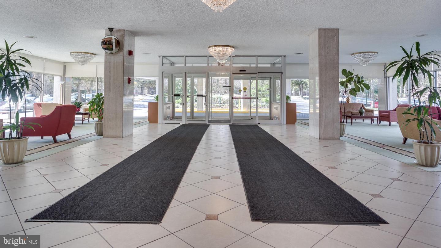 AVALON GROSVENOR TOWER - Residential Lease