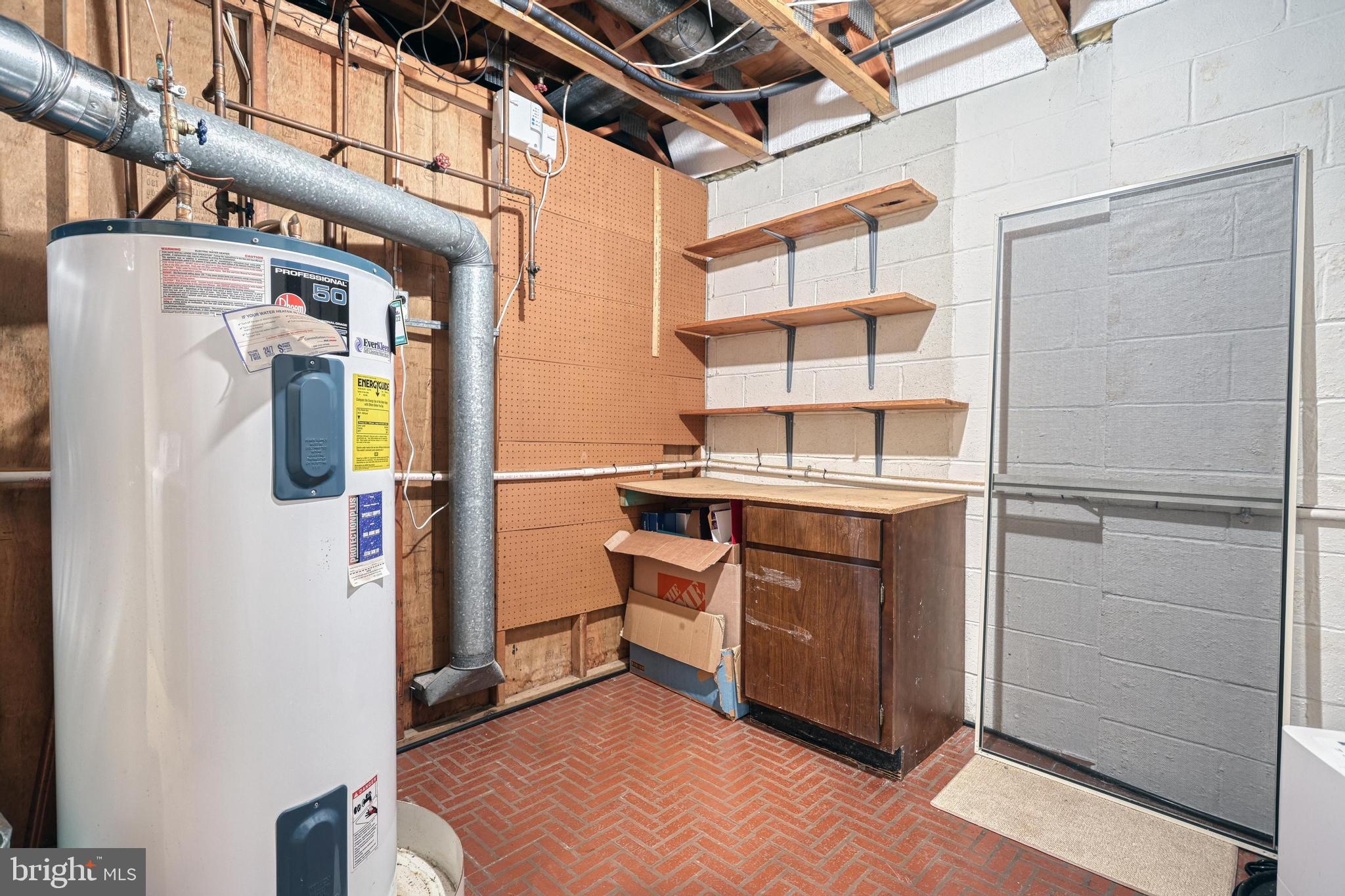 DULANEY TOWERS - Residential