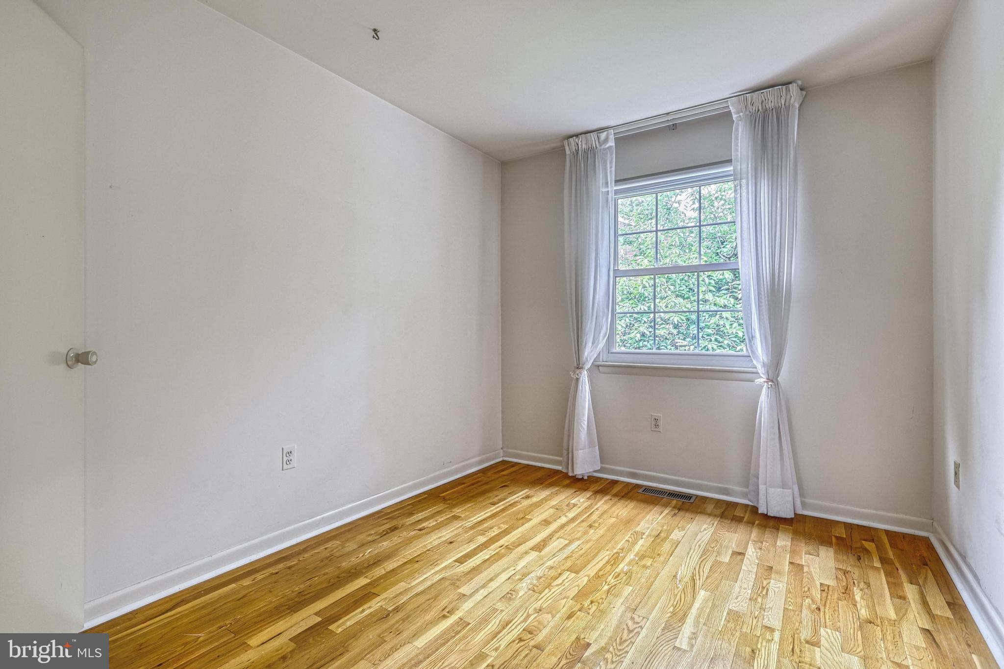 DULANEY TOWERS - Residential