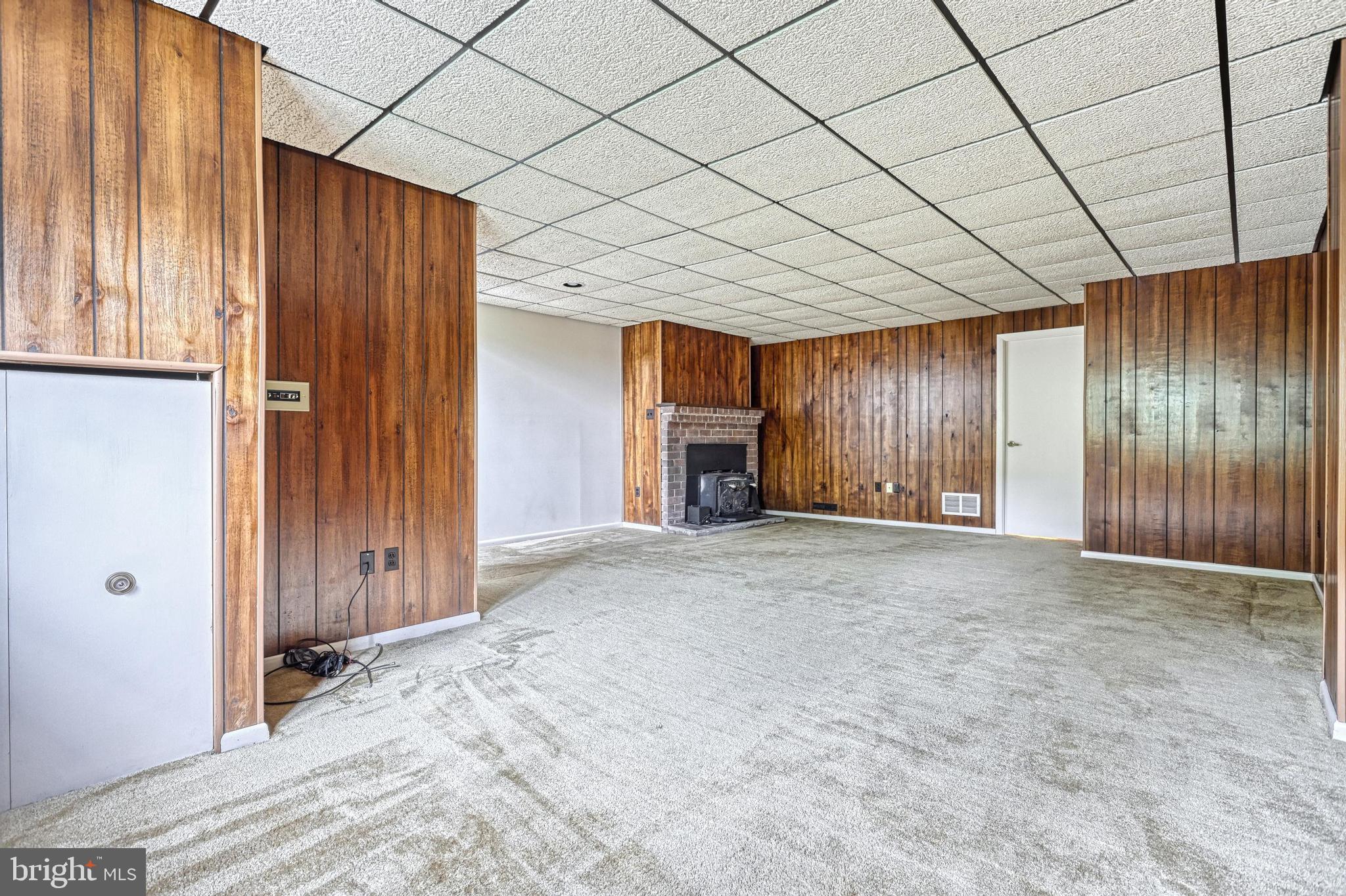 DULANEY TOWERS - Residential