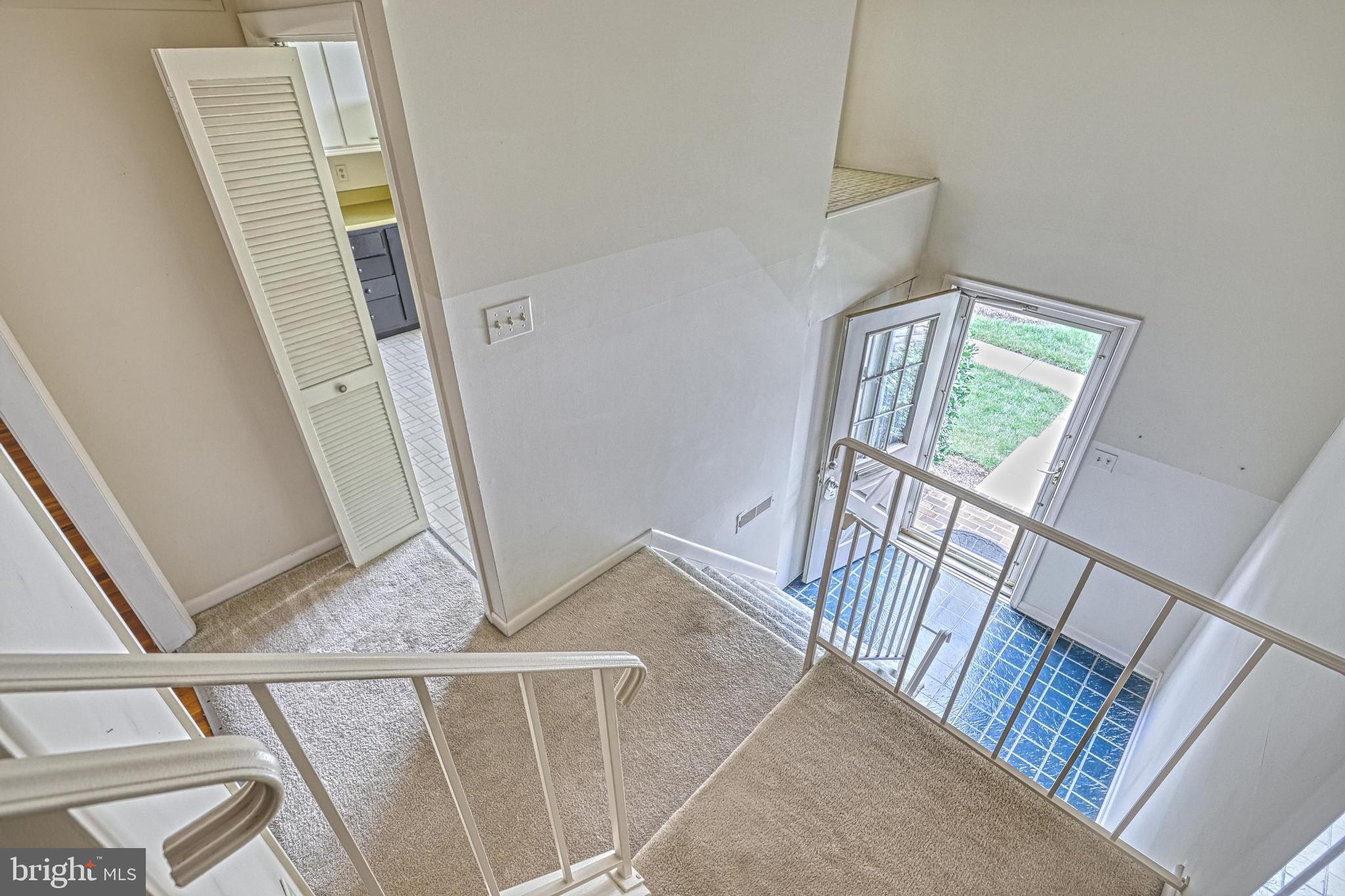 DULANEY TOWERS - Residential