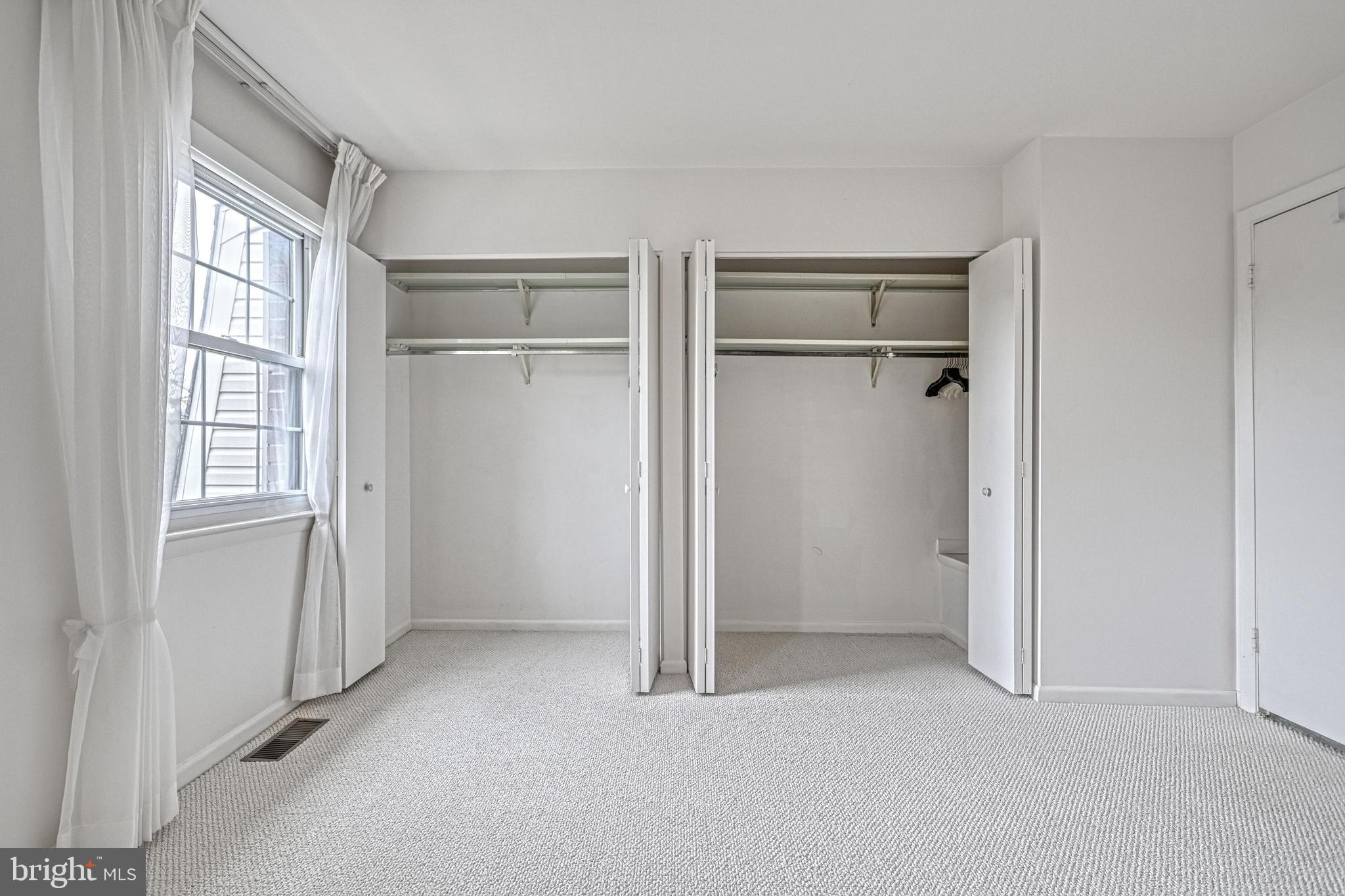 DULANEY TOWERS - Residential