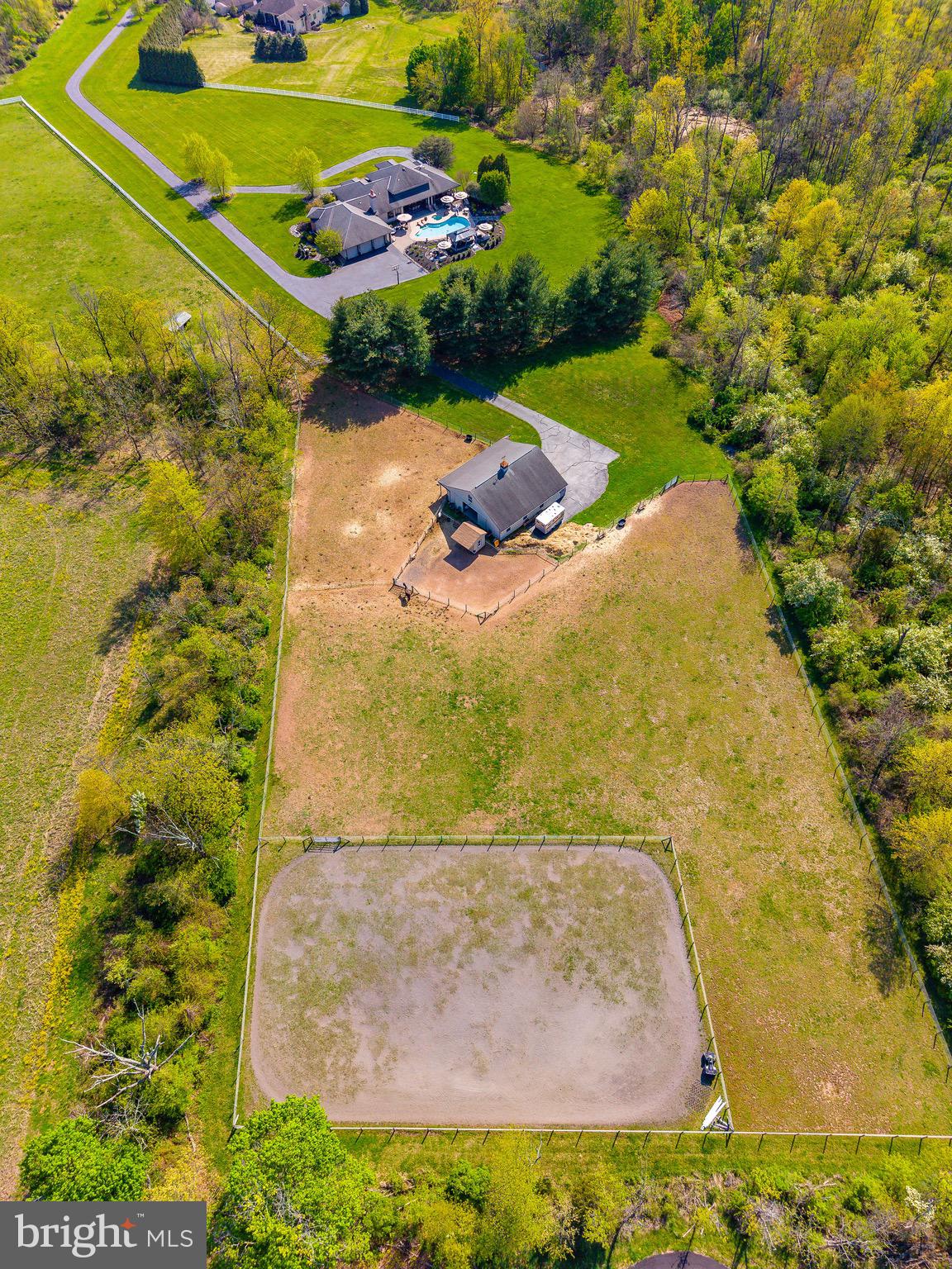 HILLTOWN - Residential