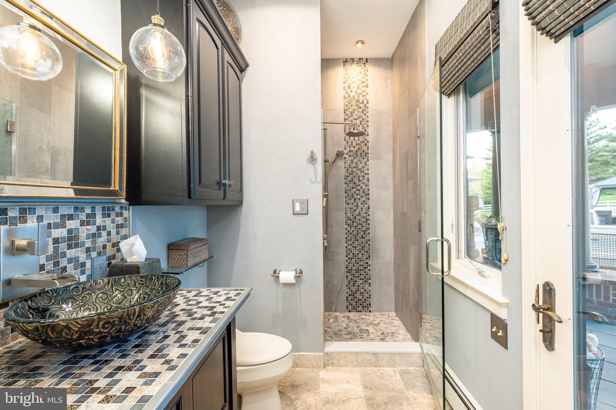 HILLTOWN - Residential