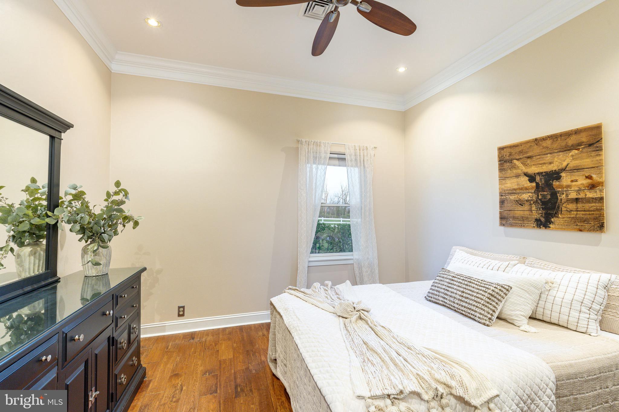 HILLTOWN - Residential