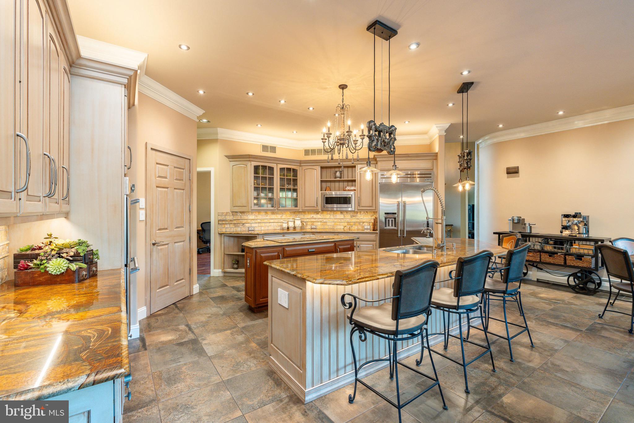 HILLTOWN - Residential