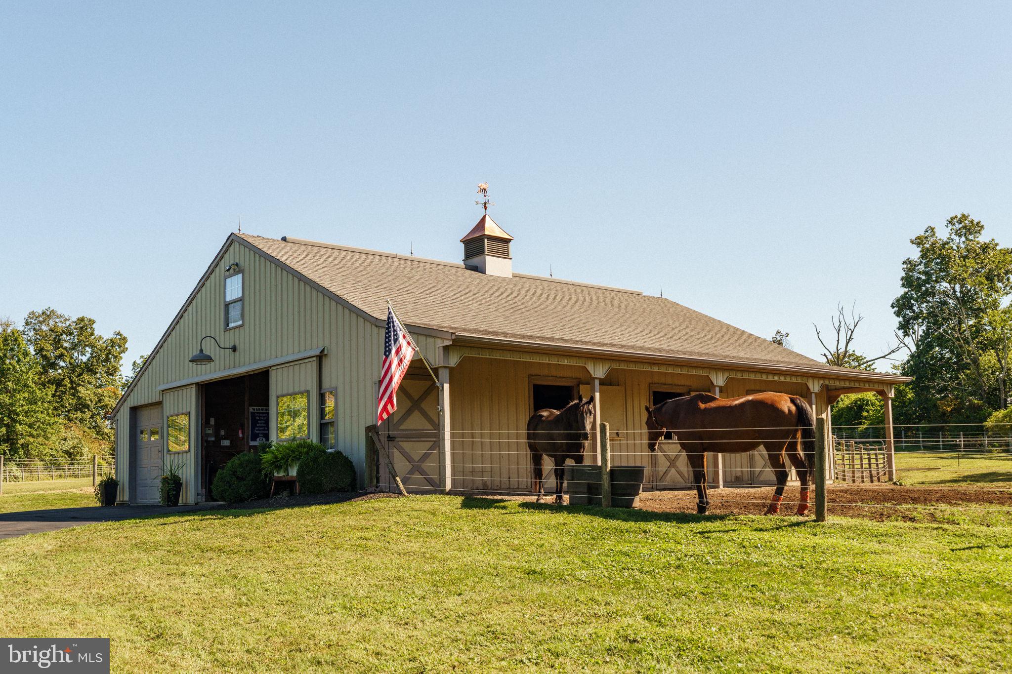 HILLTOWN - Residential