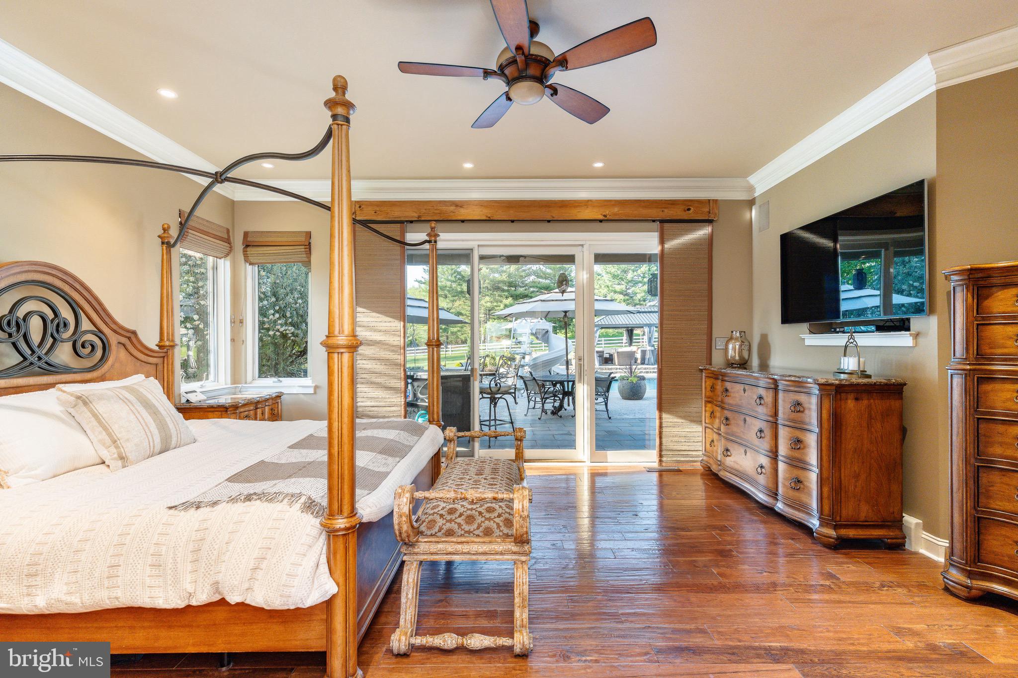 HILLTOWN - Residential