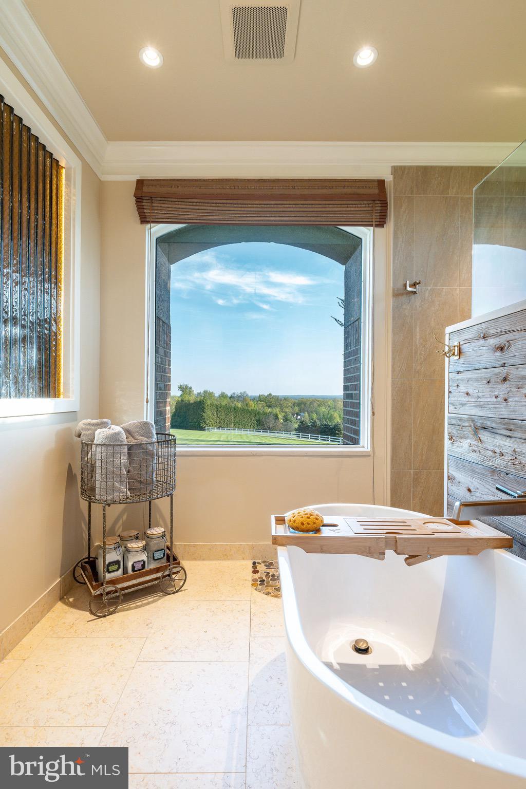HILLTOWN - Residential