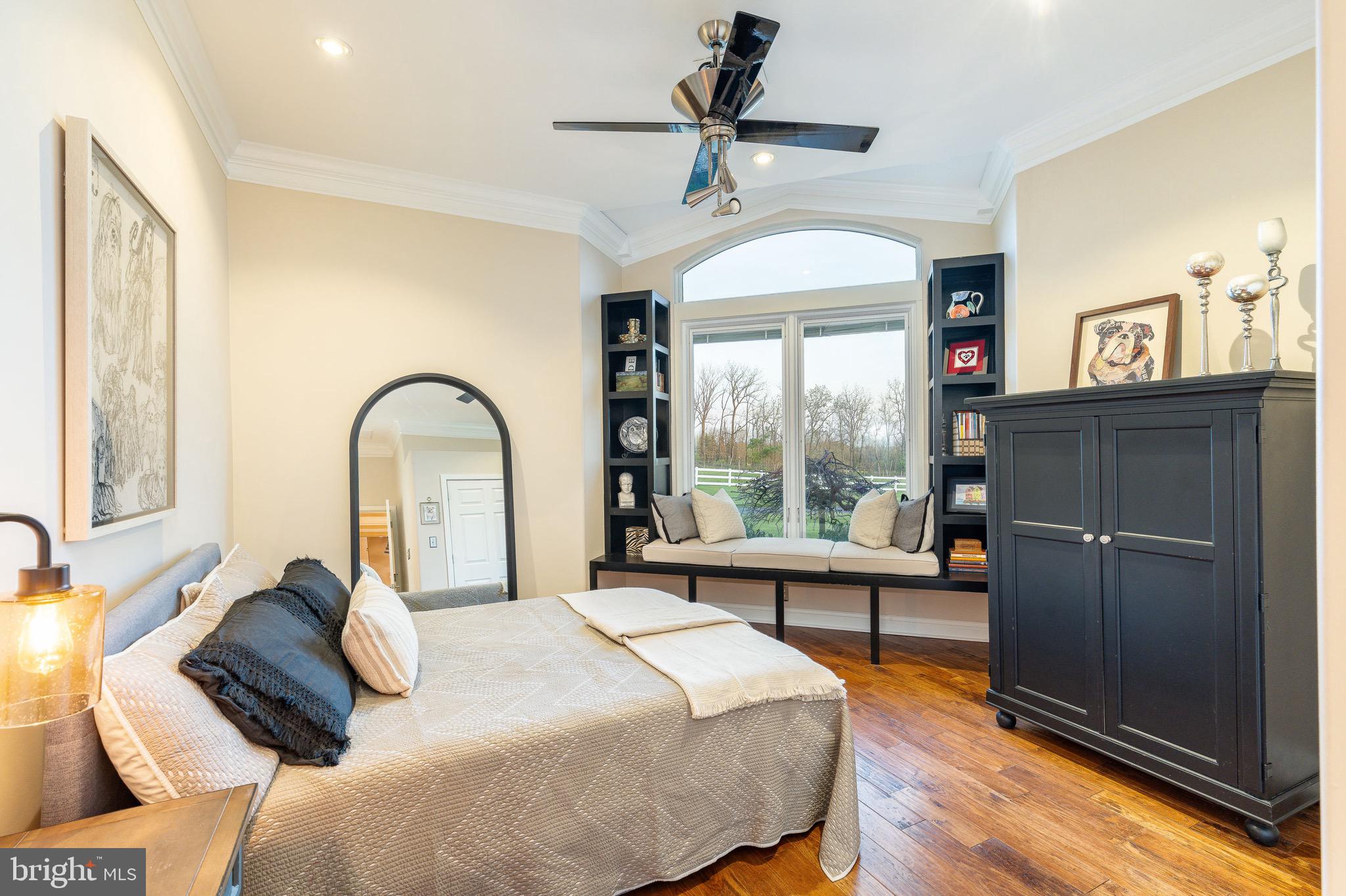 HILLTOWN - Residential