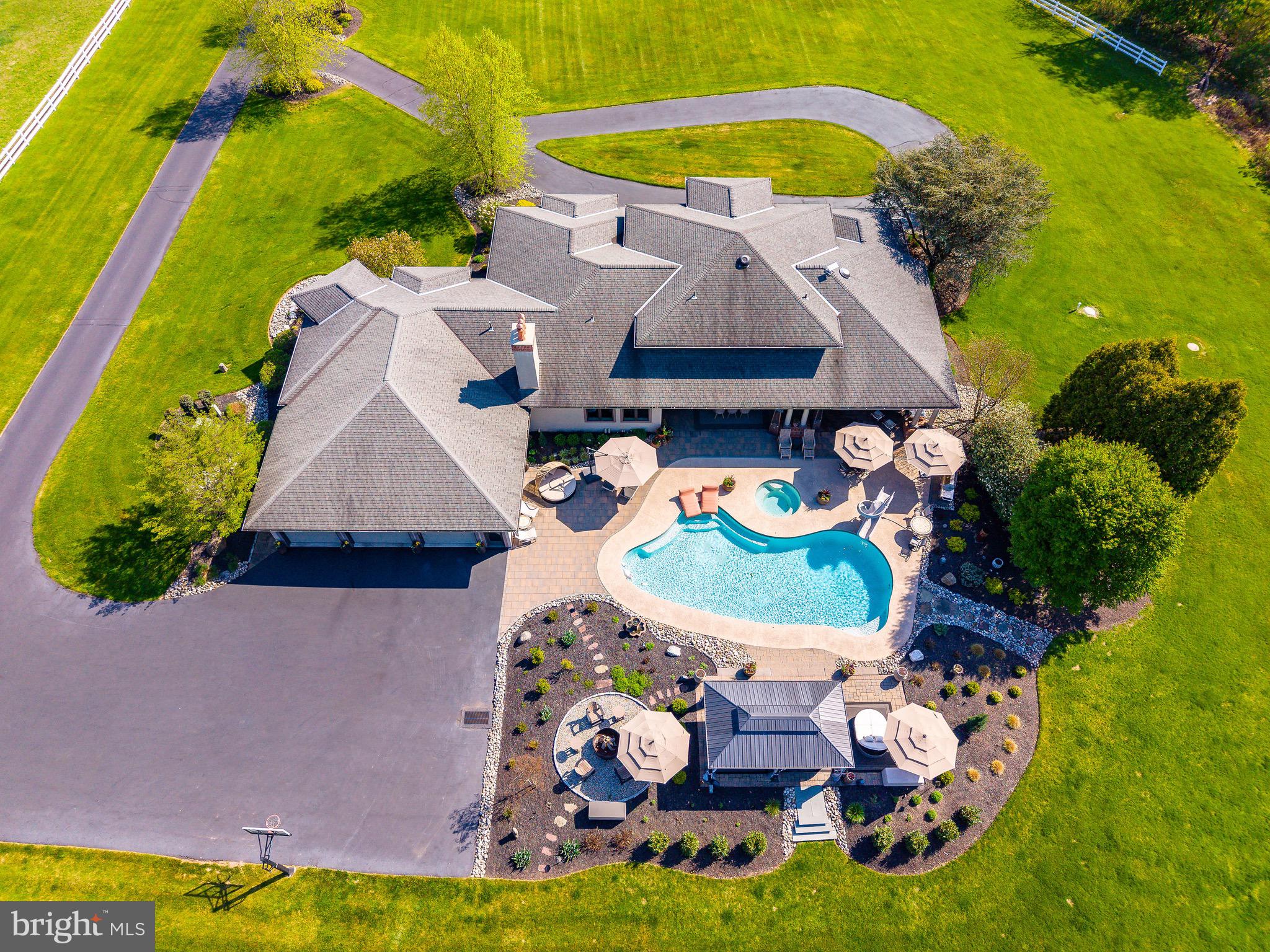 HILLTOWN - Residential