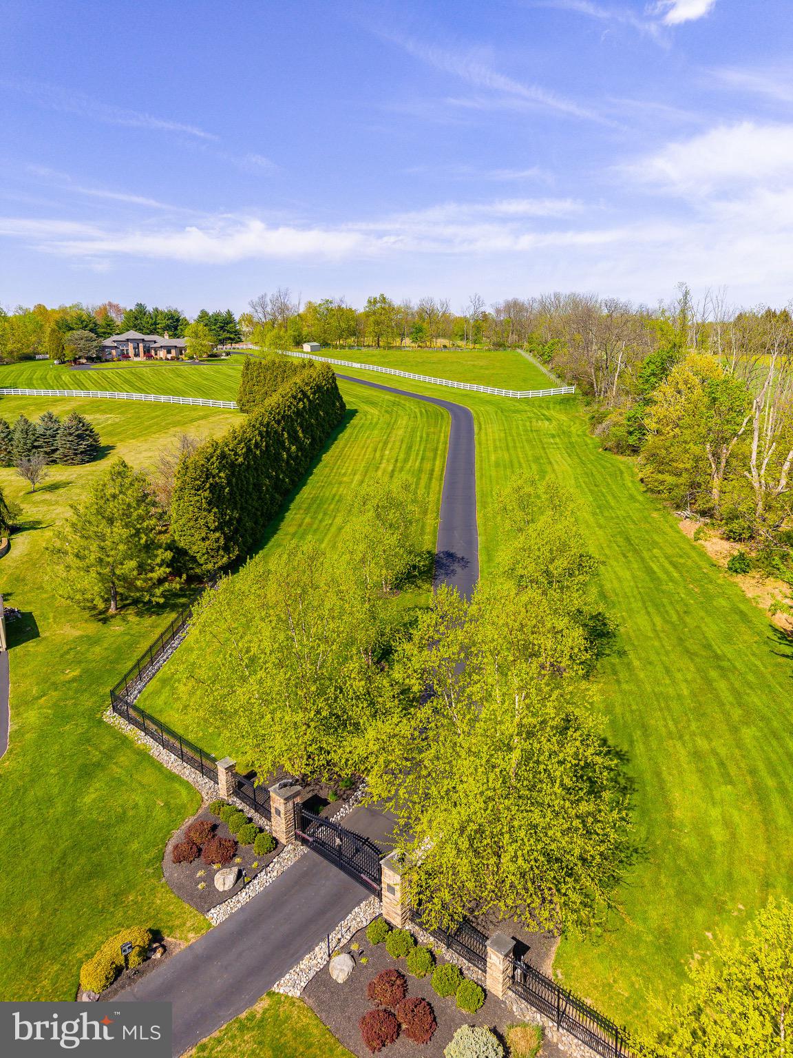 HILLTOWN - Residential