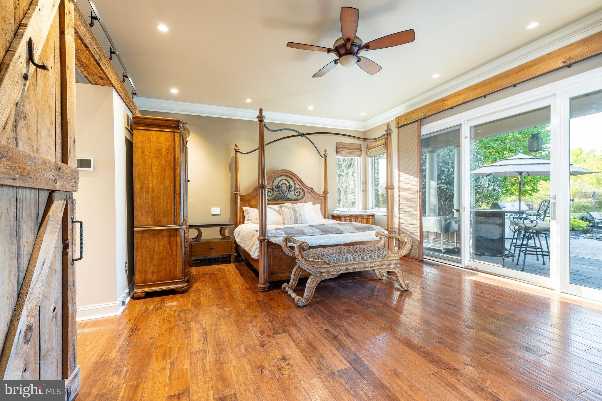 HILLTOWN - Residential