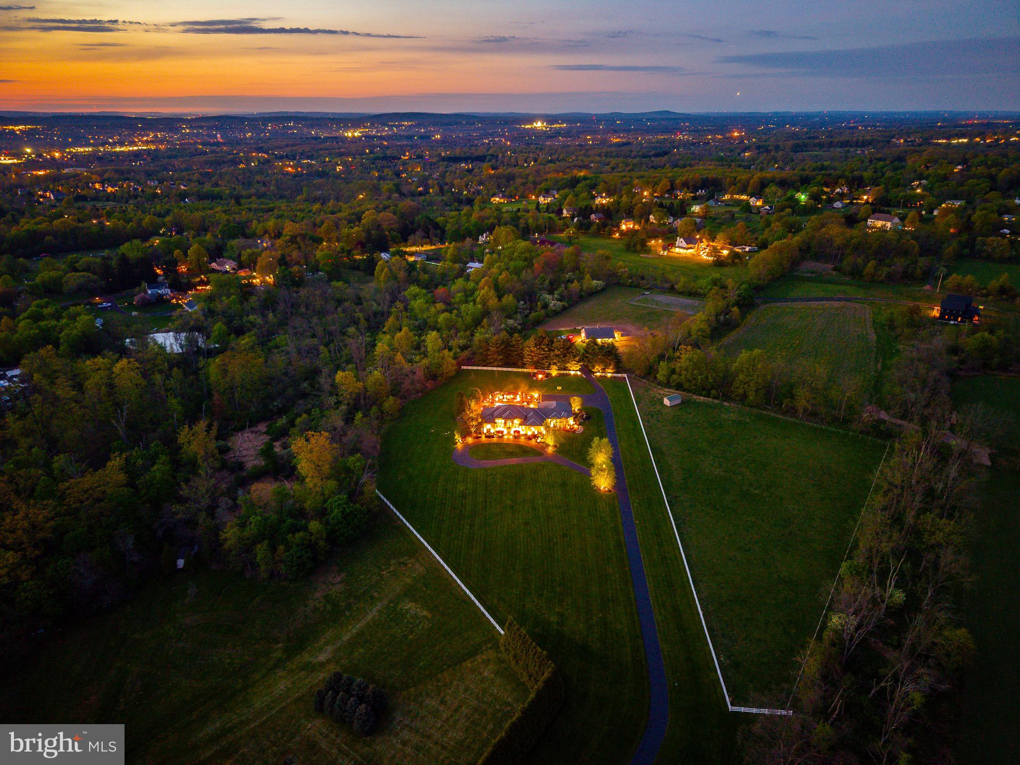 HILLTOWN - Residential