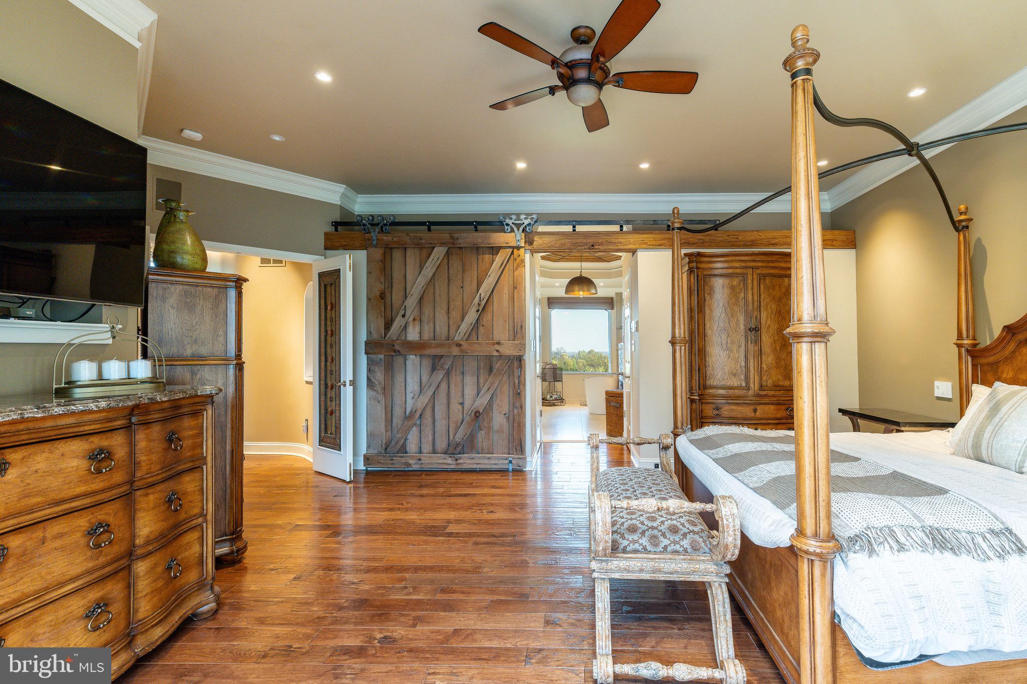 HILLTOWN - Residential