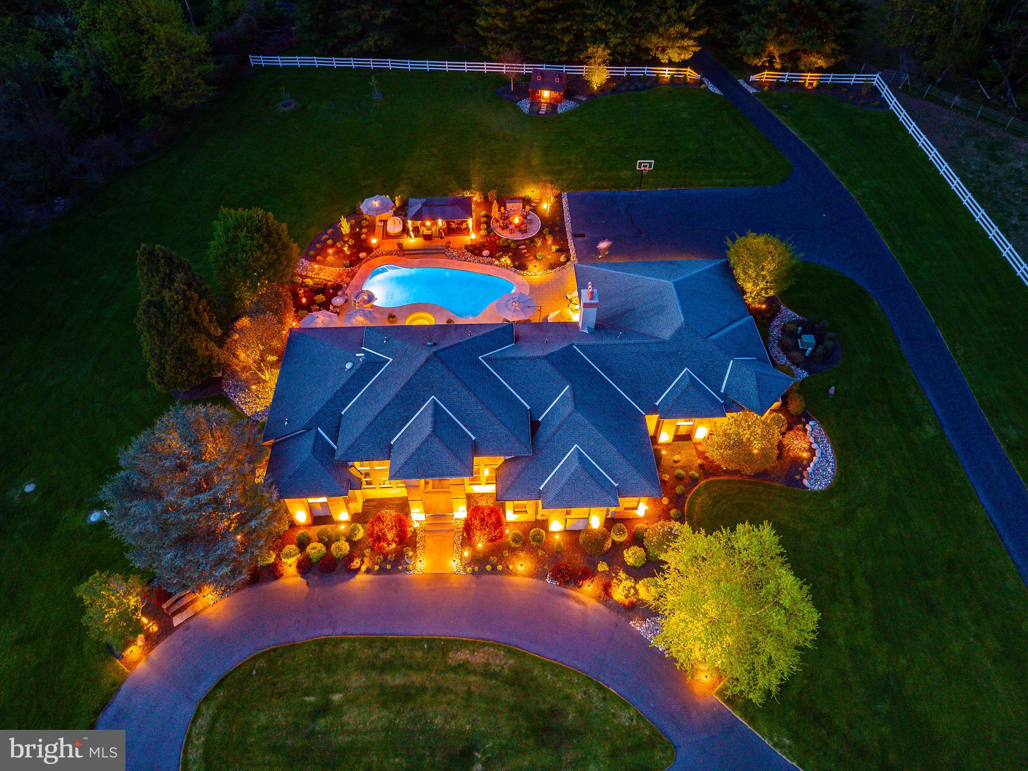 HILLTOWN - Residential