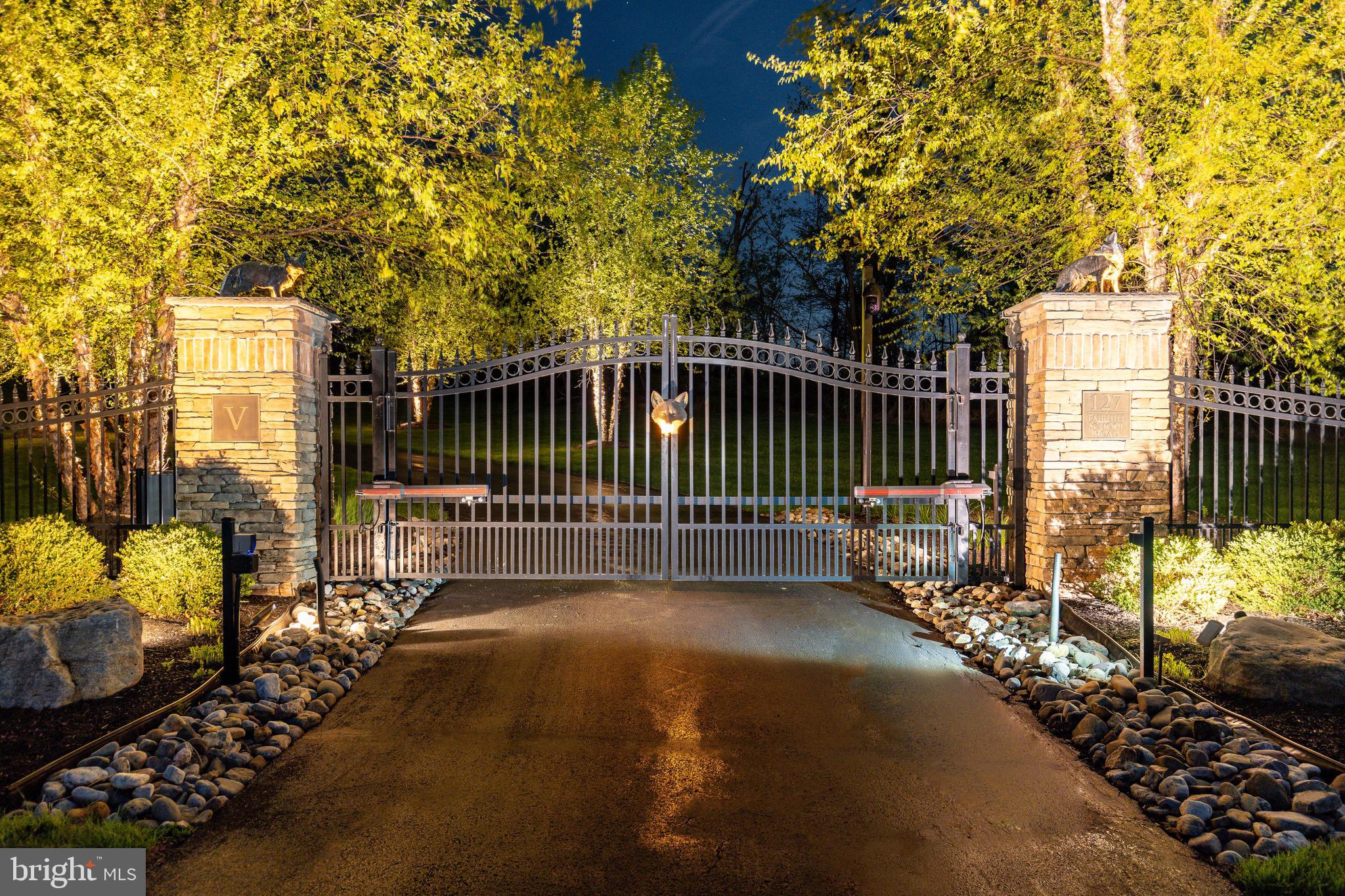 HILLTOWN - Residential