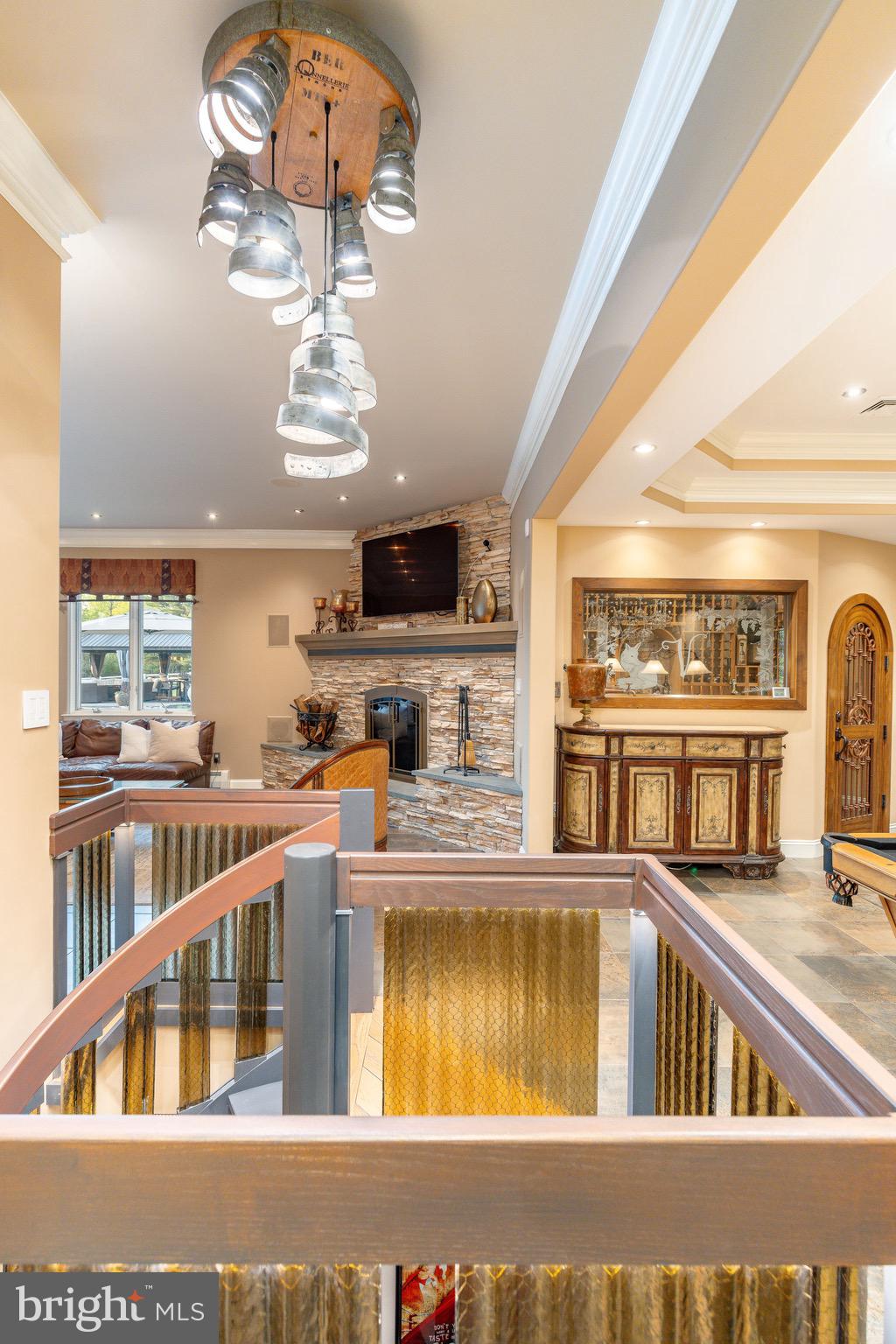 HILLTOWN - Residential