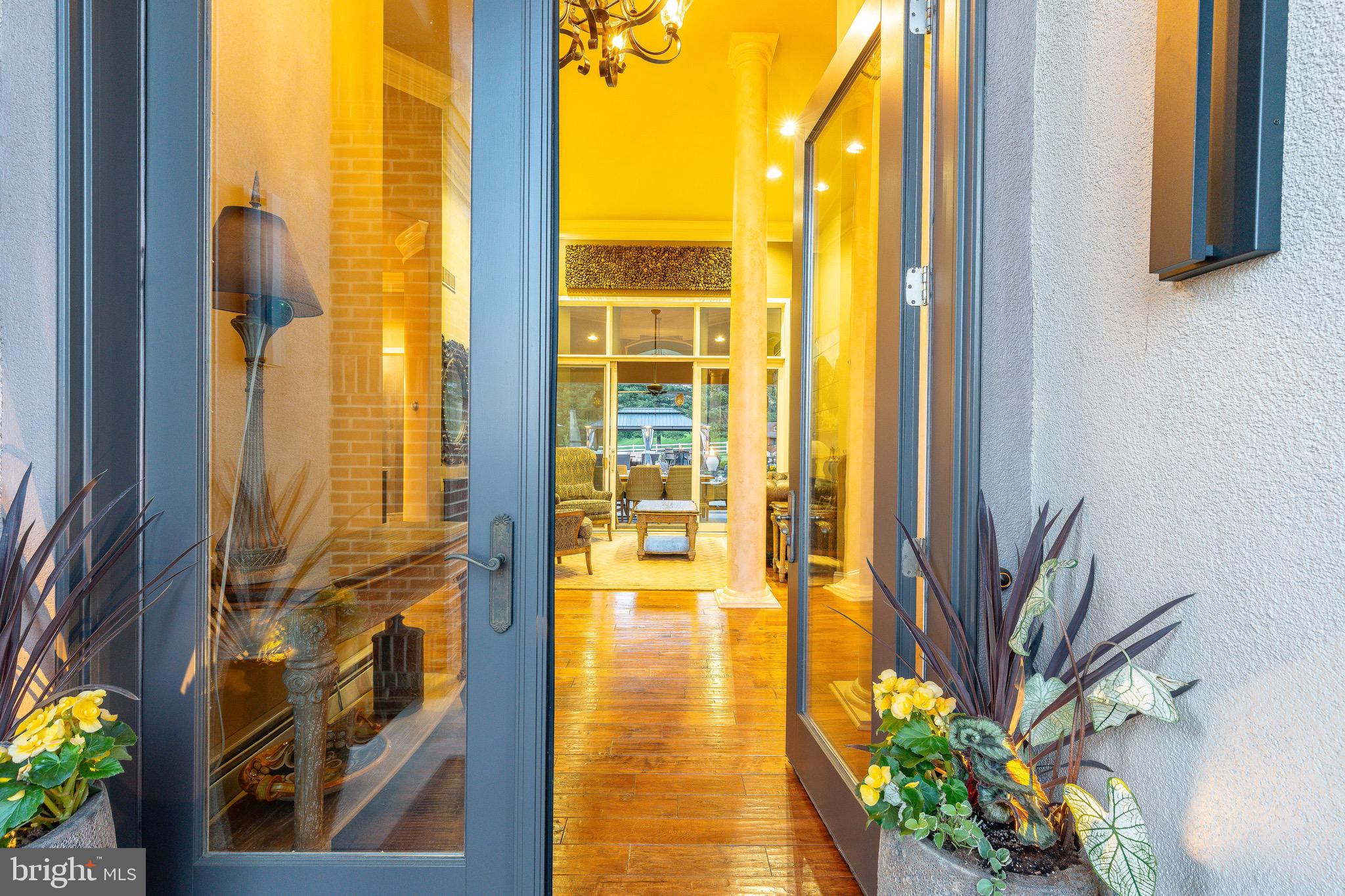 HILLTOWN - Residential