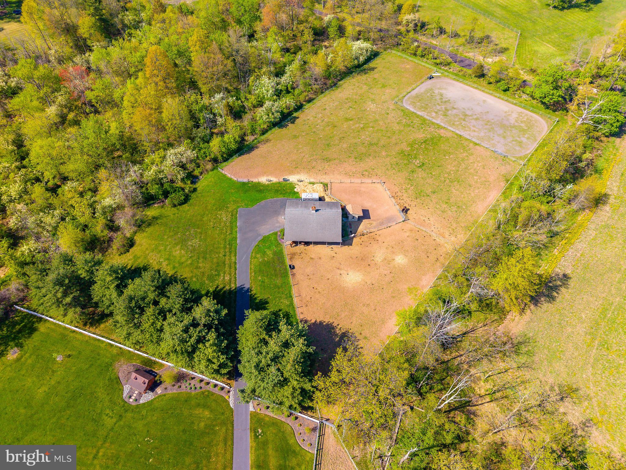 HILLTOWN - Residential