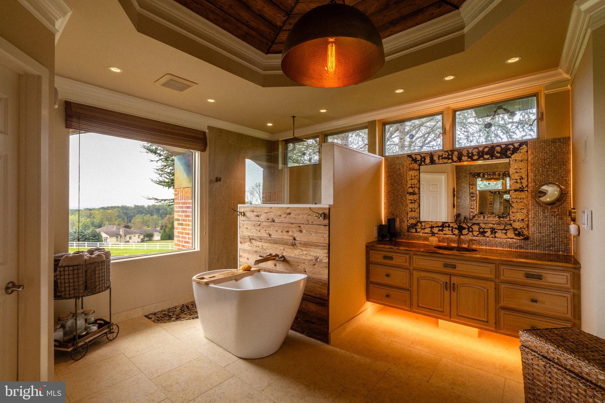 HILLTOWN - Residential