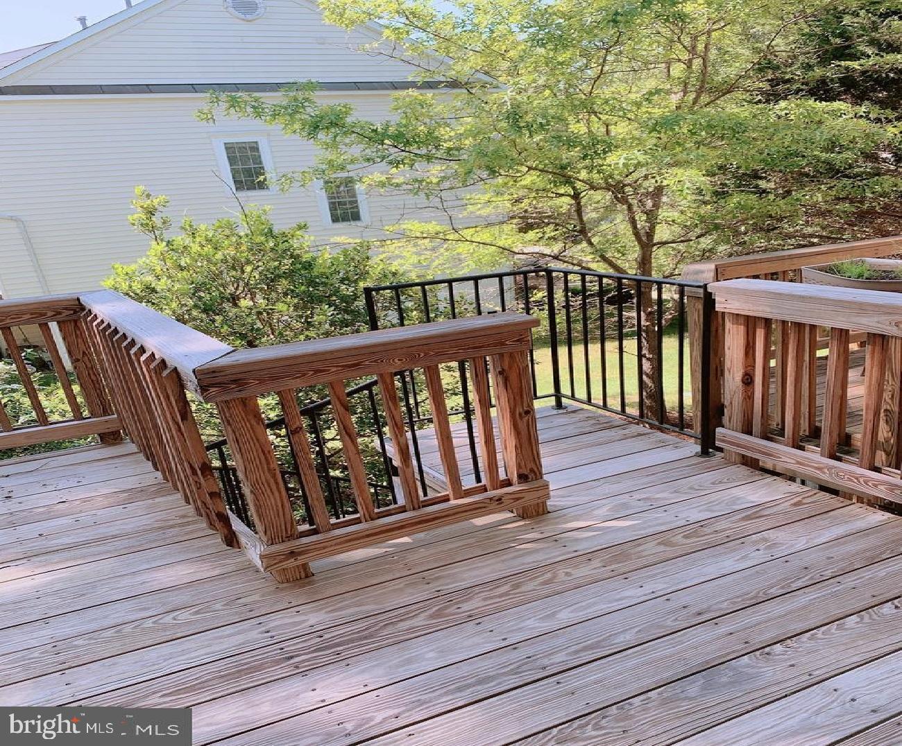 RIDGETOP COMMONS - Residential Lease