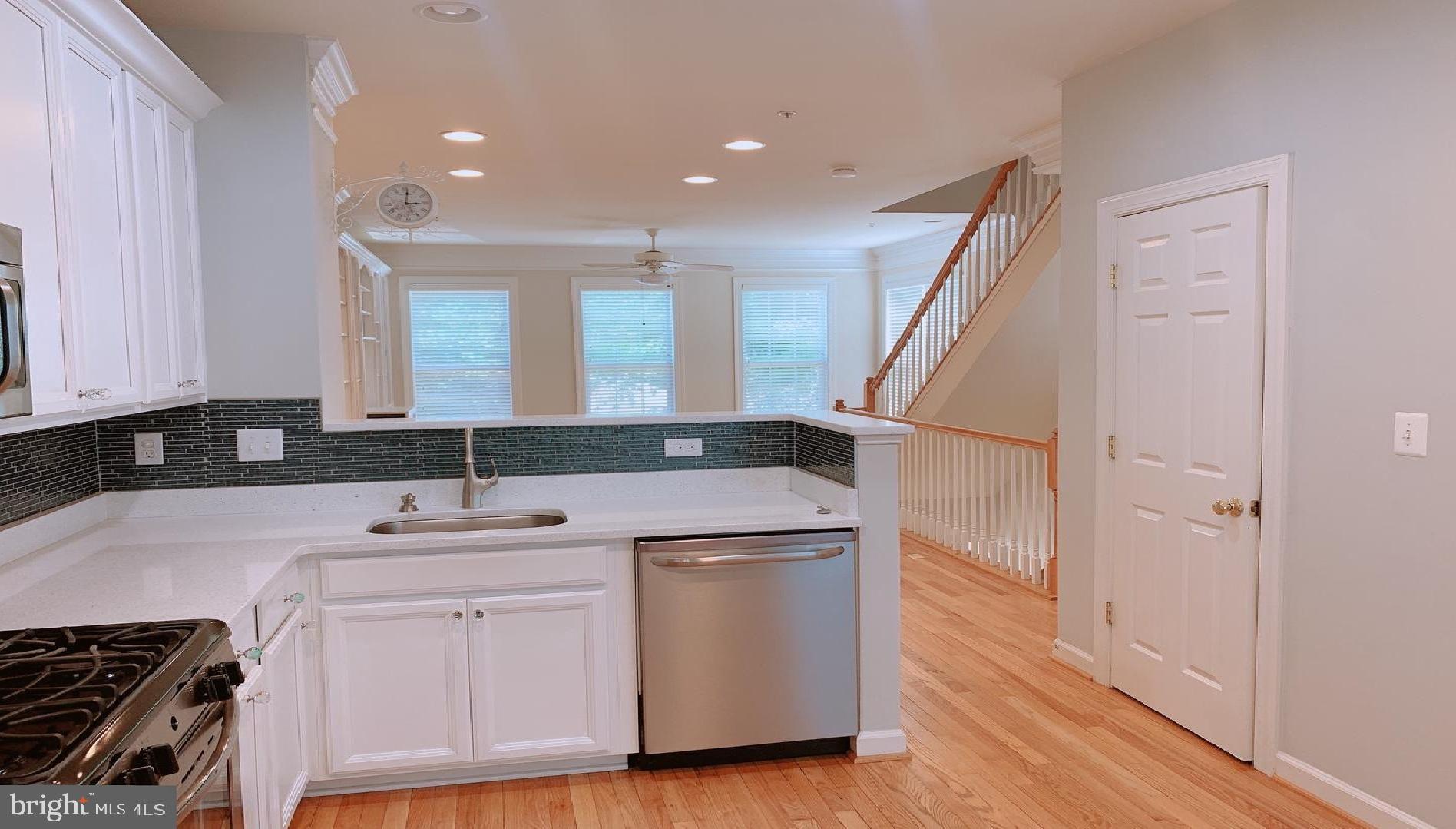 RIDGETOP COMMONS - Residential Lease