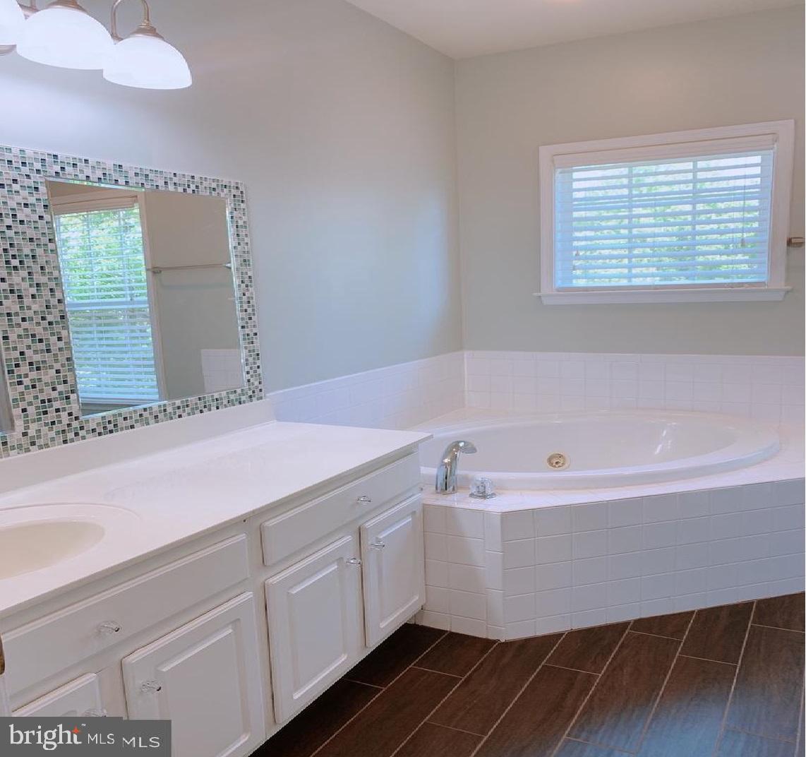 RIDGETOP COMMONS - Residential Lease