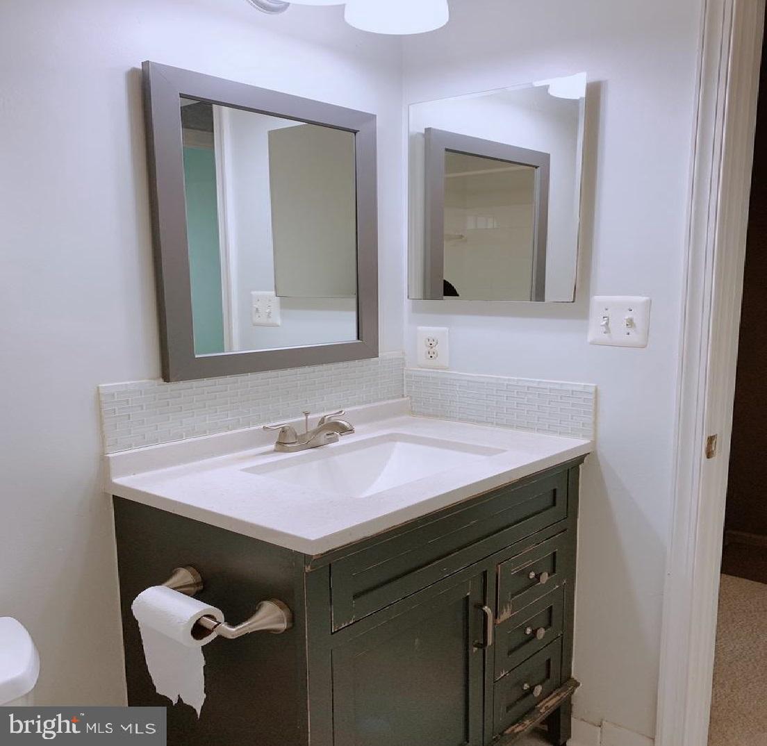 RIDGETOP COMMONS - Residential Lease