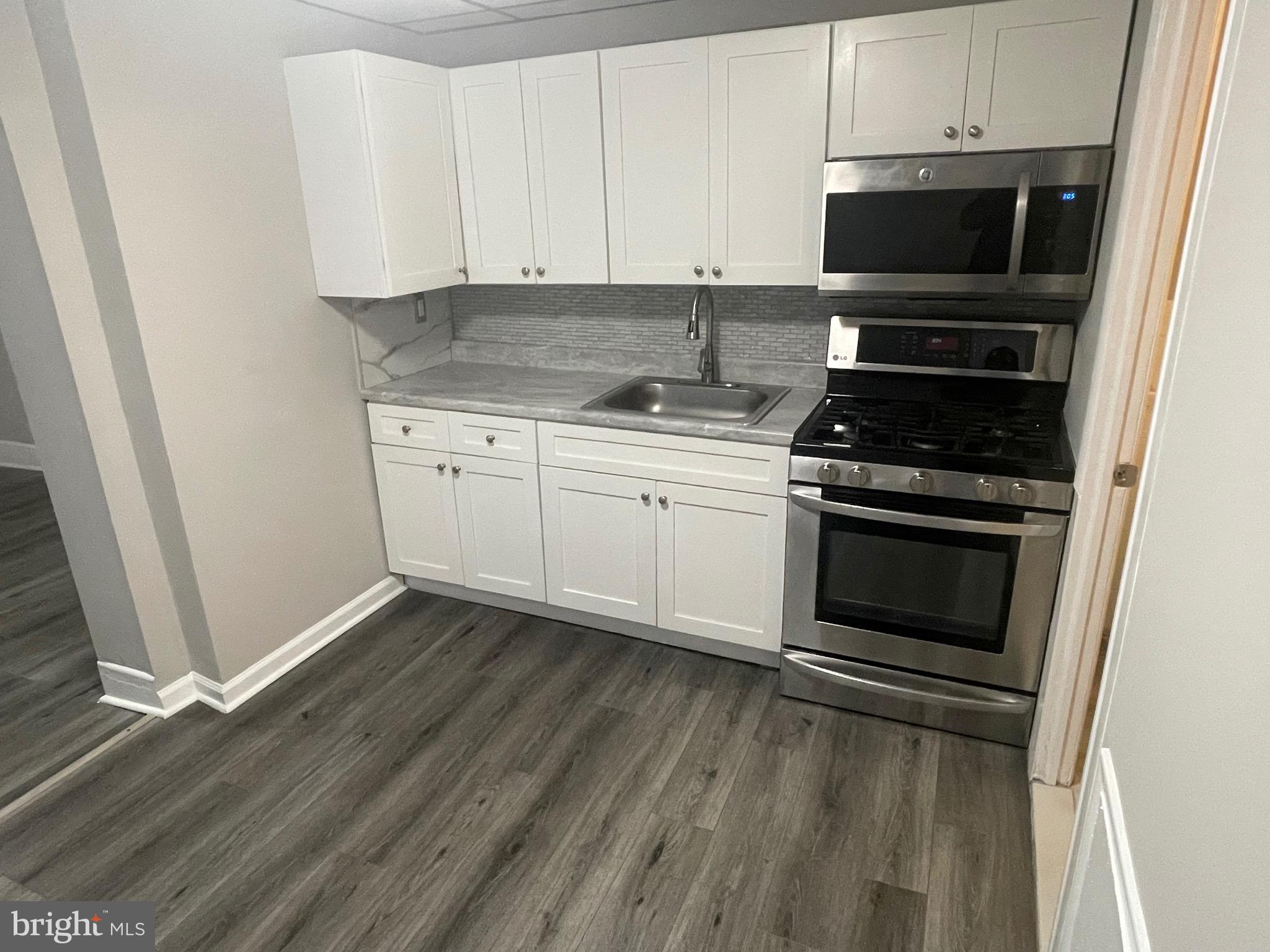 ***PRICE JUST REDUCED****Come see this super sunny and bright one bedroom/one bathroom unit available for immediate occupancy. This home has just been completely renovated from top to bottom! Home features brand new vinyl flooring throughout, all new stainless steel appliances, new kitchen cabinets and upgraded countertop and fresh paint throughout. First, last and security deposit to move-in. Tenant responsible for all utilities except water which is included in the rent. Pets welcomed with a $500 deposit and landlords ok. All adults (those 18 or over) that will be residing in the home must apply. There is a non-refundable $49.99 application fee (which includes credit and background check). Link to rental application can be found here: https://apply.link/KCUHqjI