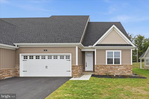 Townhouse For Sale - 253 Bellaride Lane #52<br/> Lancaster County, MILLERSVILLE, PA 17551