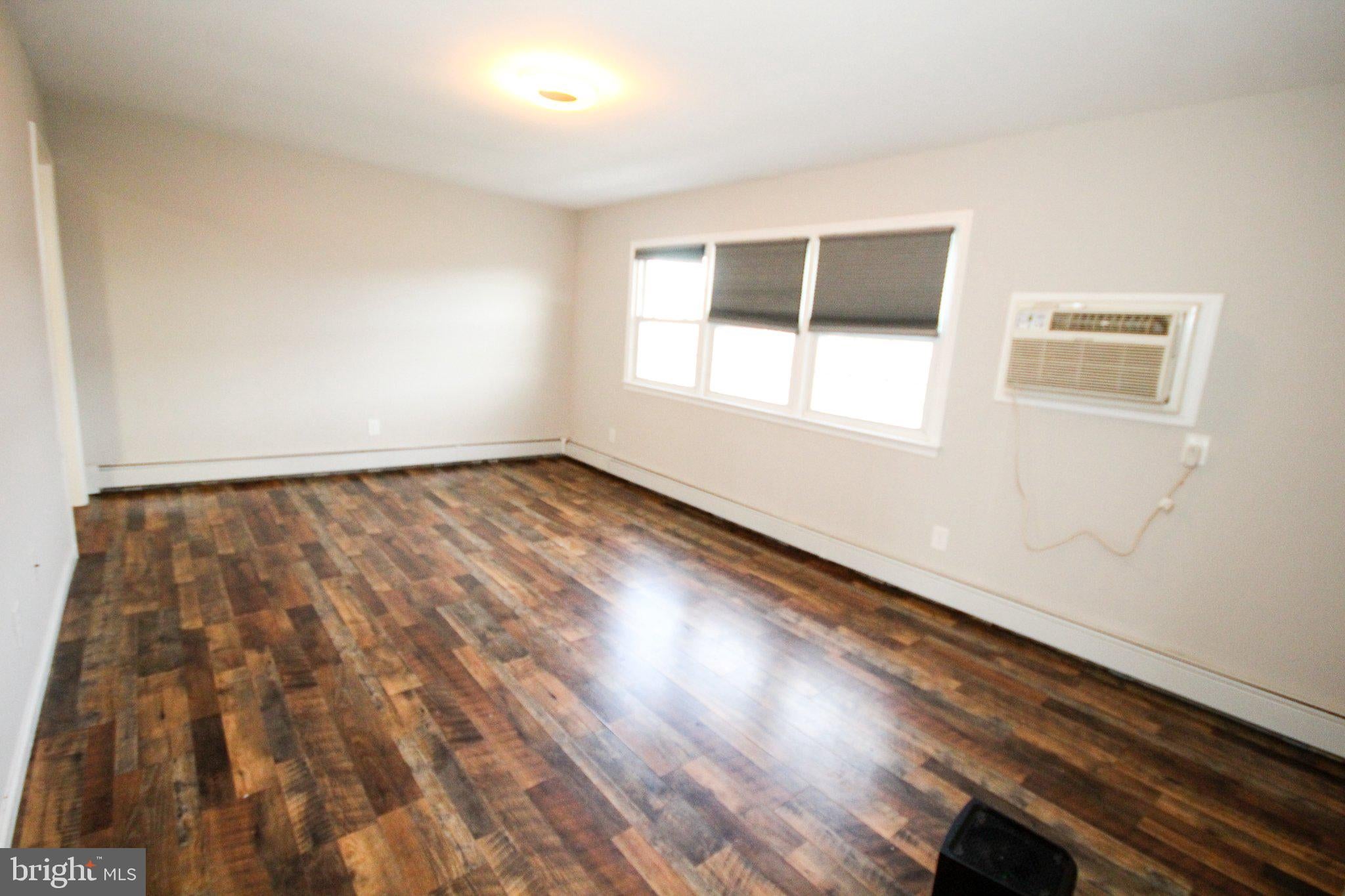 5423 SUFFOLK COURT