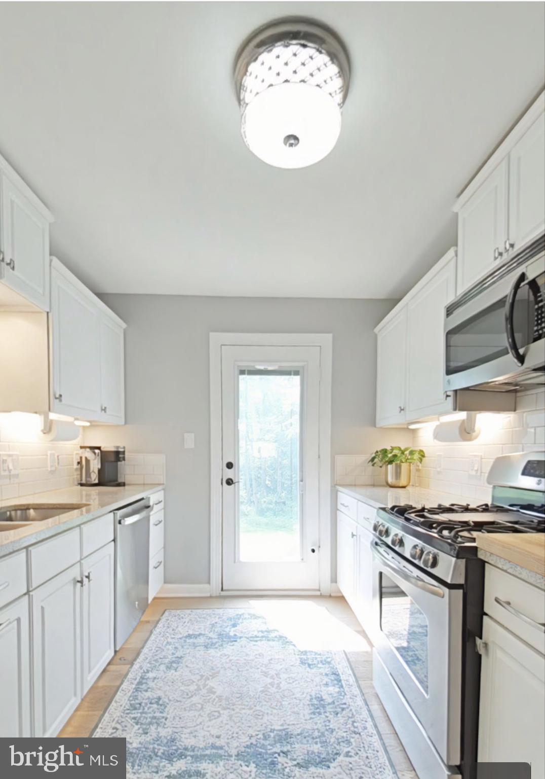 DALE CITY - Residential Lease