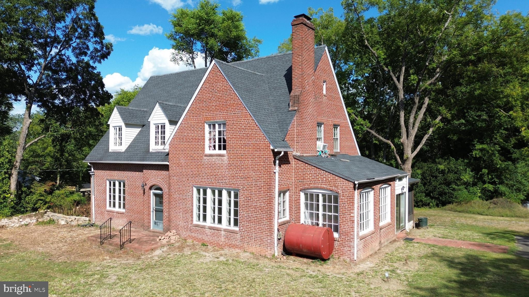 109 ELLISVILLE DRIVE