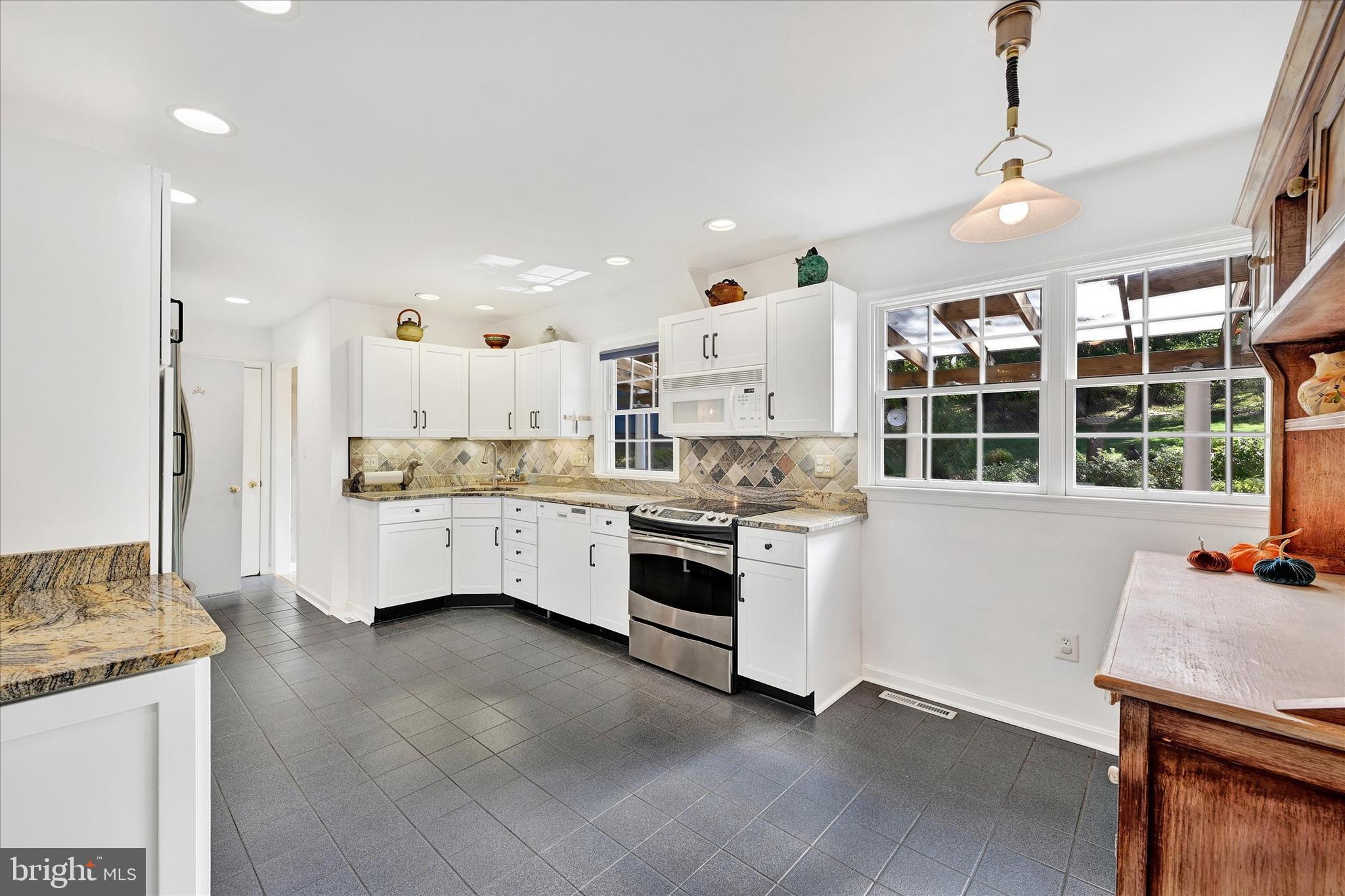 SUMMER HILL - Residential