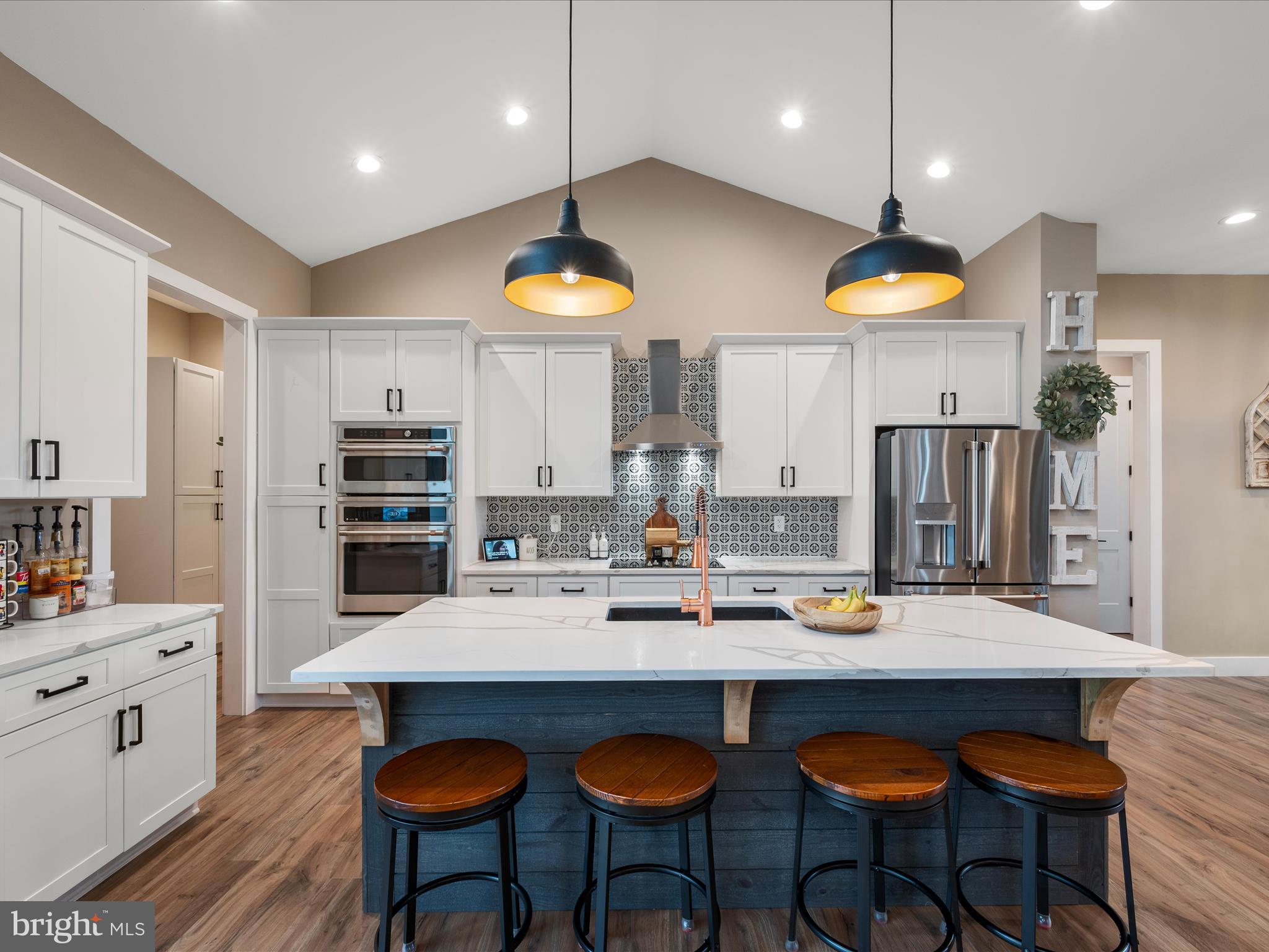 WAVERLY VIEW - Residential