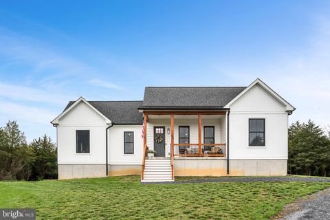 588 SAVANNAH DRIVE STRASBURG VA 22657