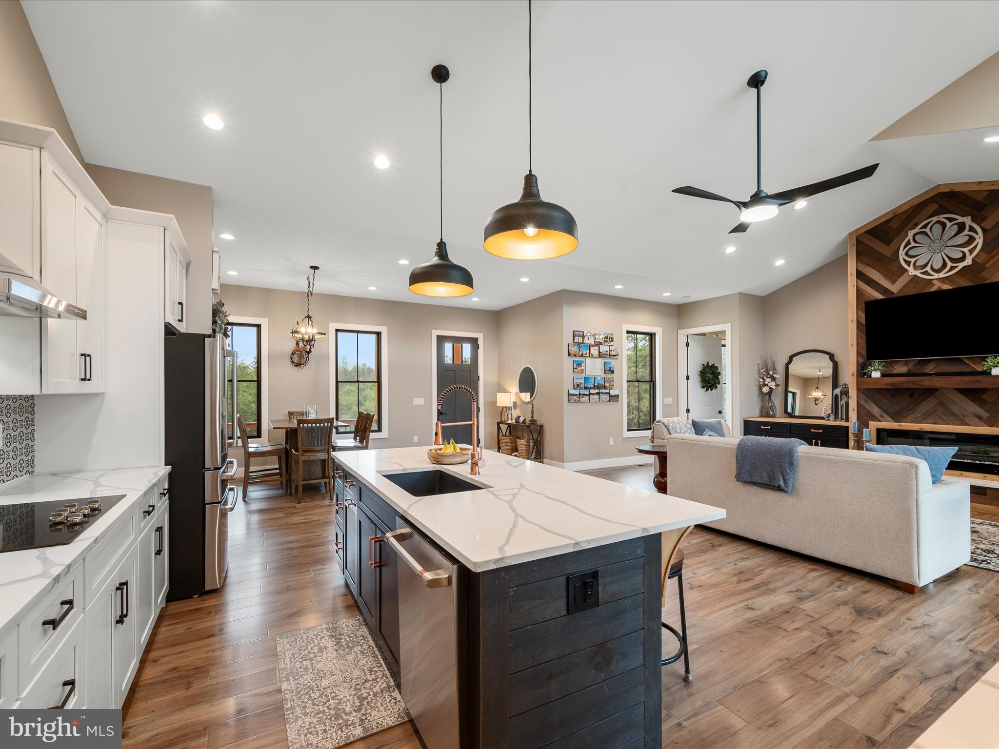 WAVERLY VIEW - Residential